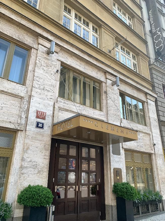 Moods Boutique Hotel (via Wikimedia Commons, CC BY-SA 4.0)