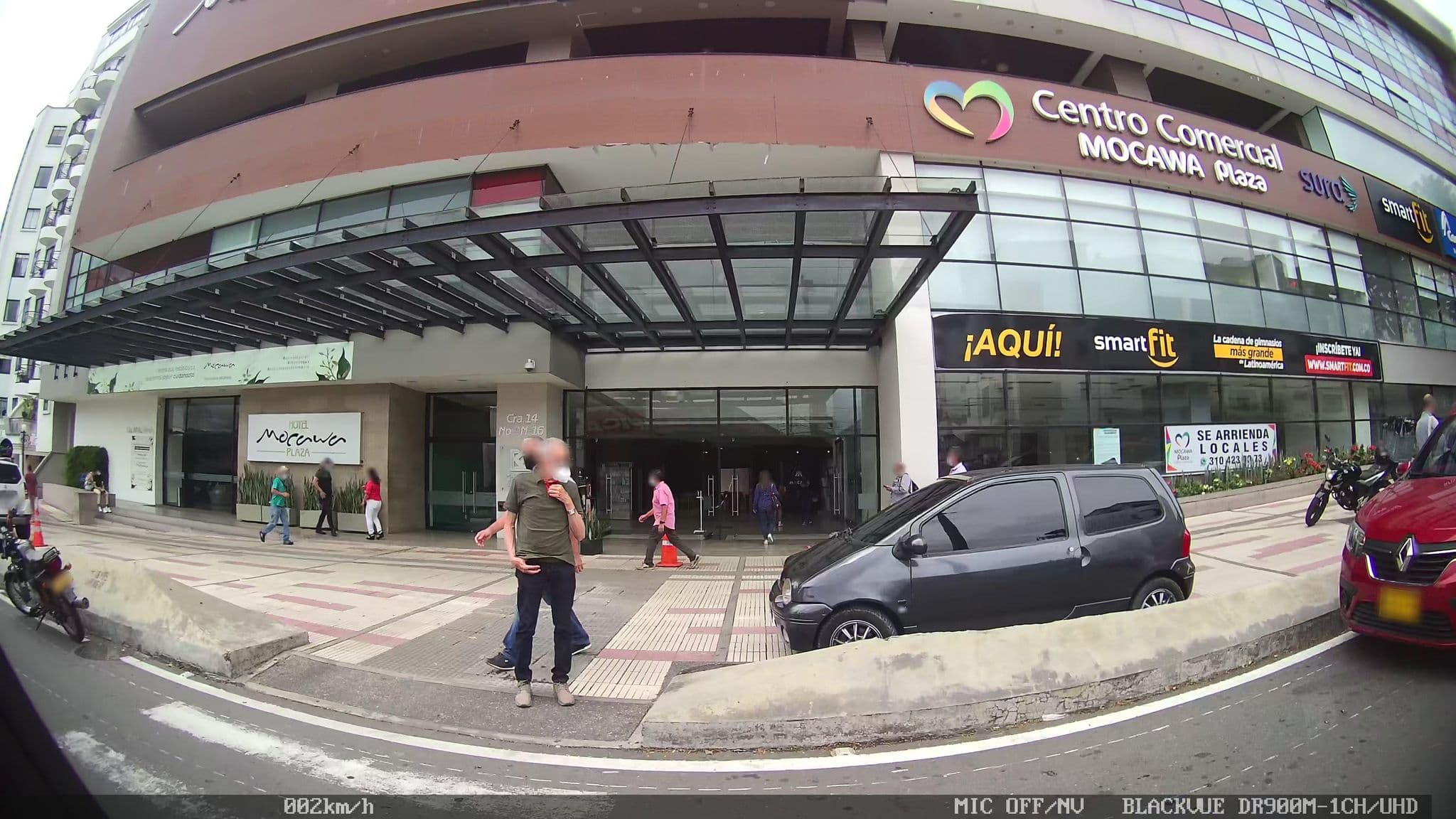 Street view near Hotel Mocawa Plaza, Armenia — © kaart_2 (CC BY-SA · Mapillary)