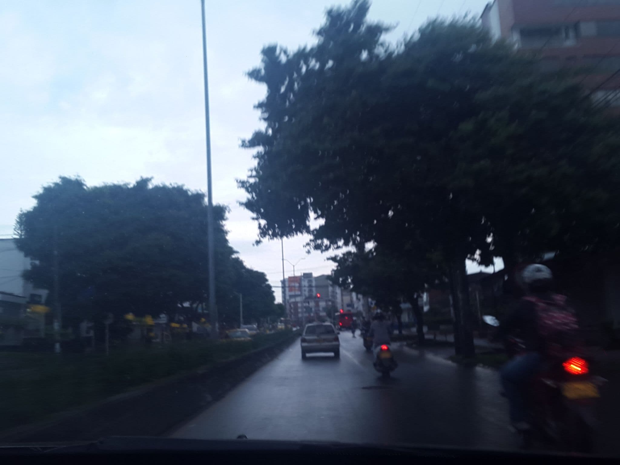 Street view near Hotel Café Café Avenida, Armenia — © rpachon19 (CC BY-SA · Mapillary)