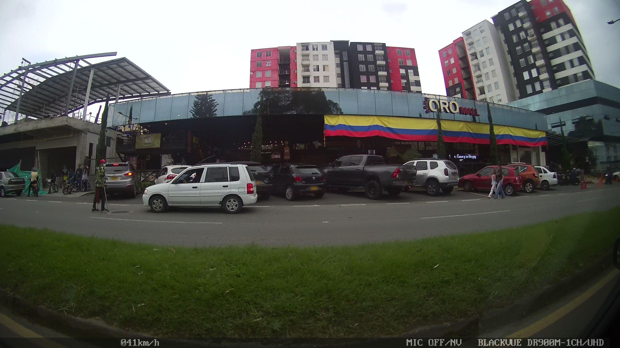 Street view near Hotel Zona Oro - Sector Oro Negro, Circasia — © kaart_2 (CC BY-SA · Mapillary)