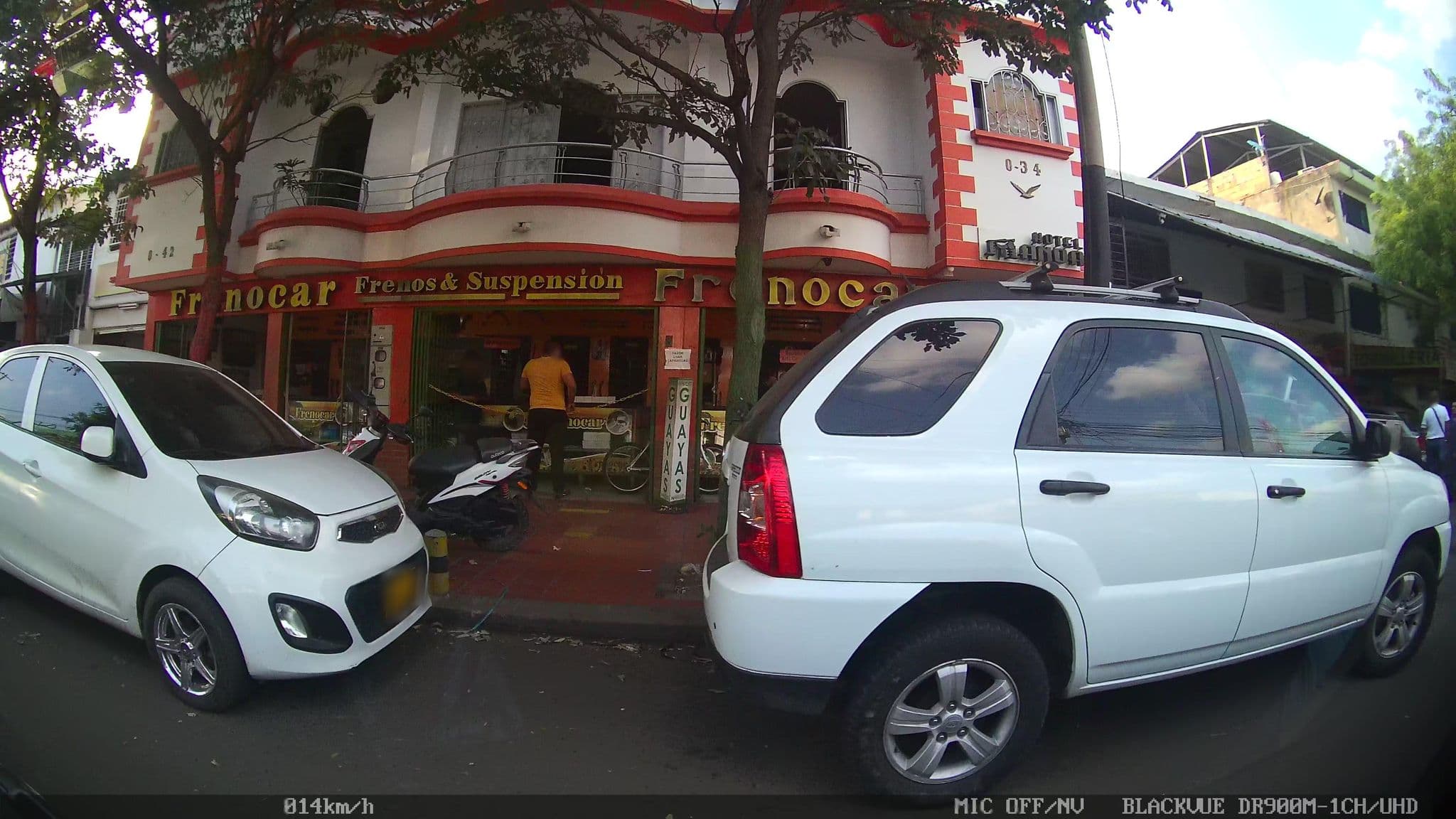 Street view near Hotel Manoa, Cúcuta — © kaart_2 (CC BY-SA · Mapillary)