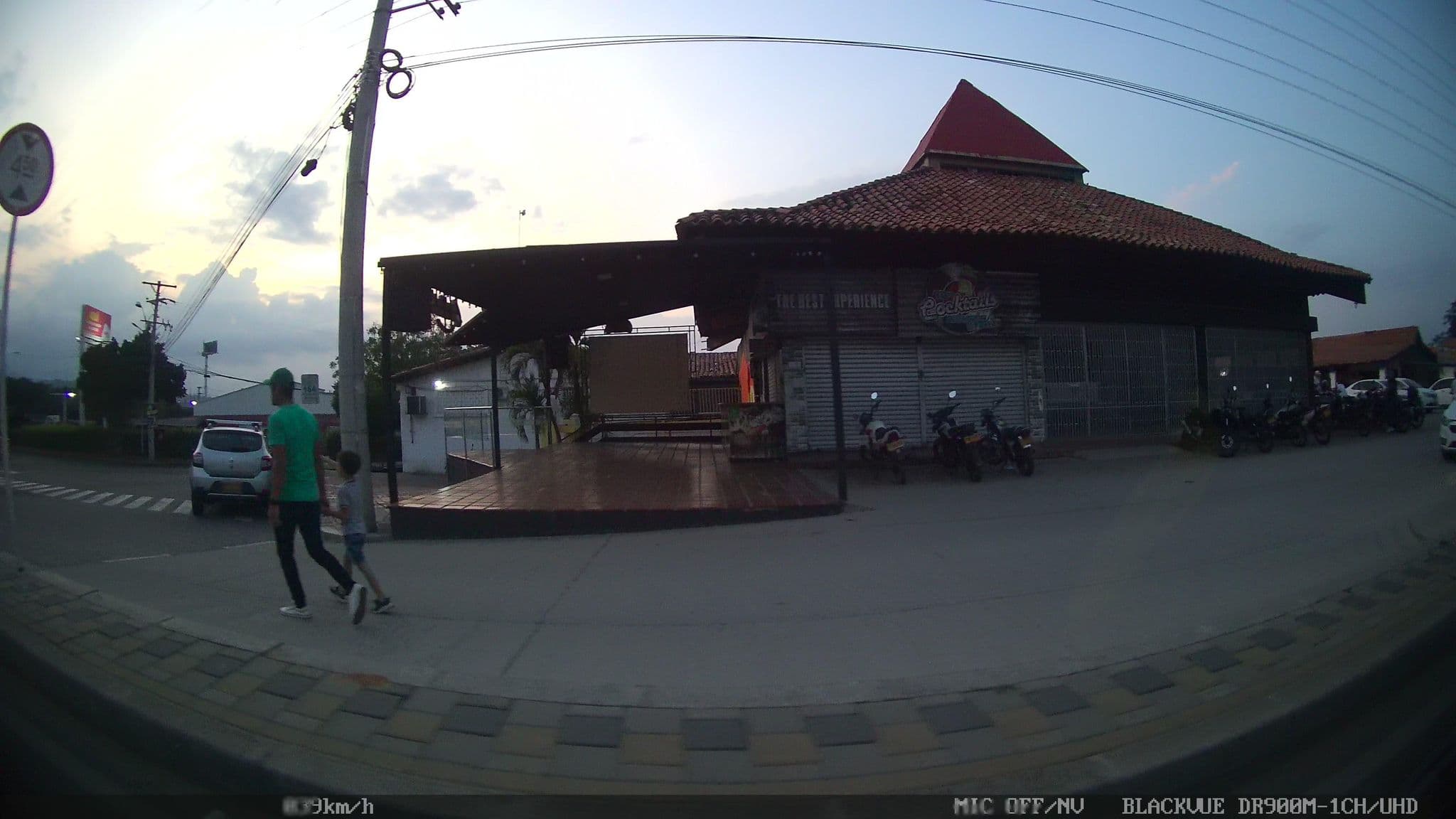 Street view near Hotel bolivar, Cúcuta — © kaart_2 (CC BY-SA · Mapillary)
