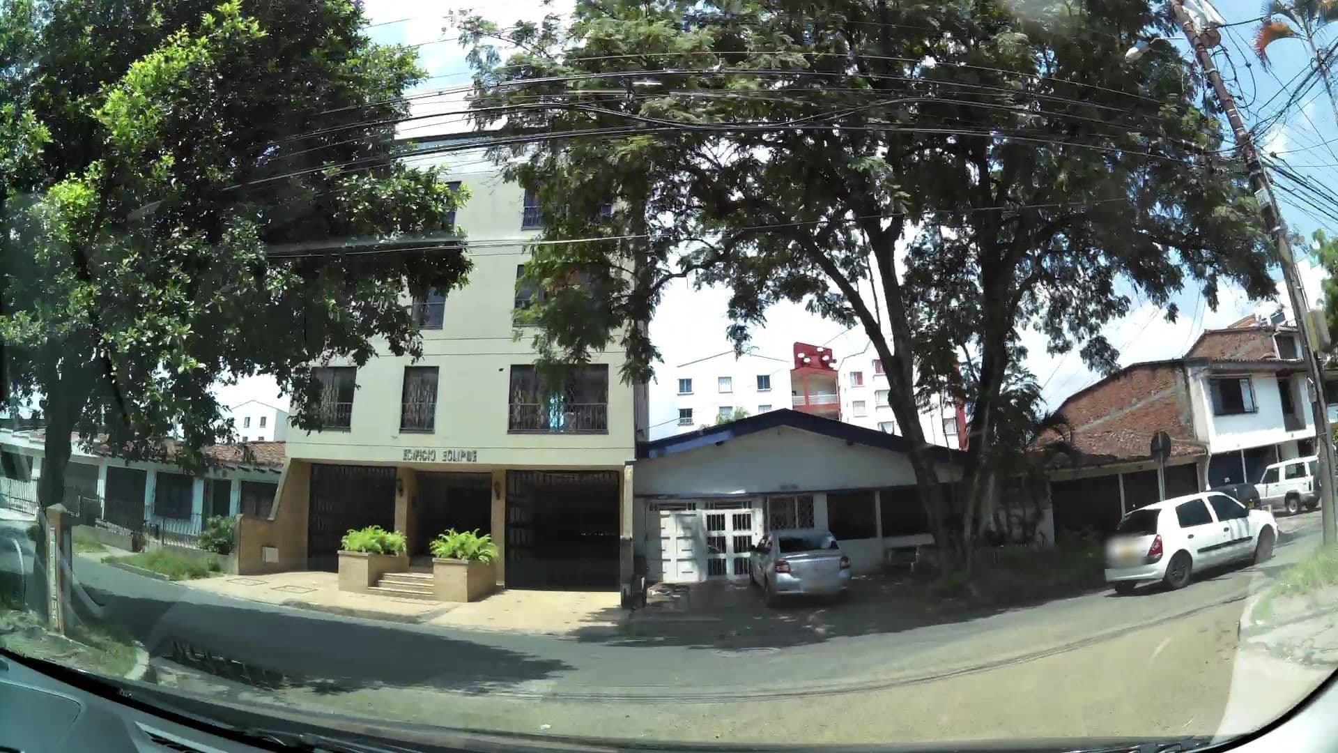 Street view near Edificio Limonatta, Cali — © kaartcam (CC BY-SA · Mapillary)