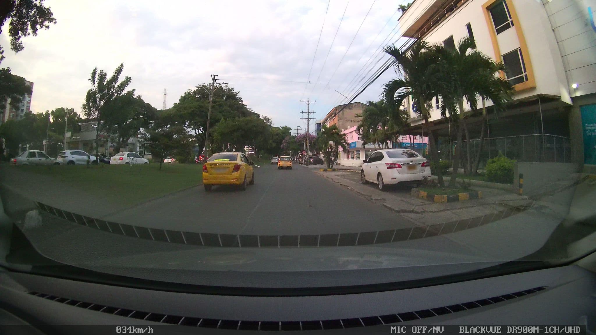 Street view near Hotel Estancia Chipichape, Cali — © kaart5 (CC BY-SA · Mapillary)
