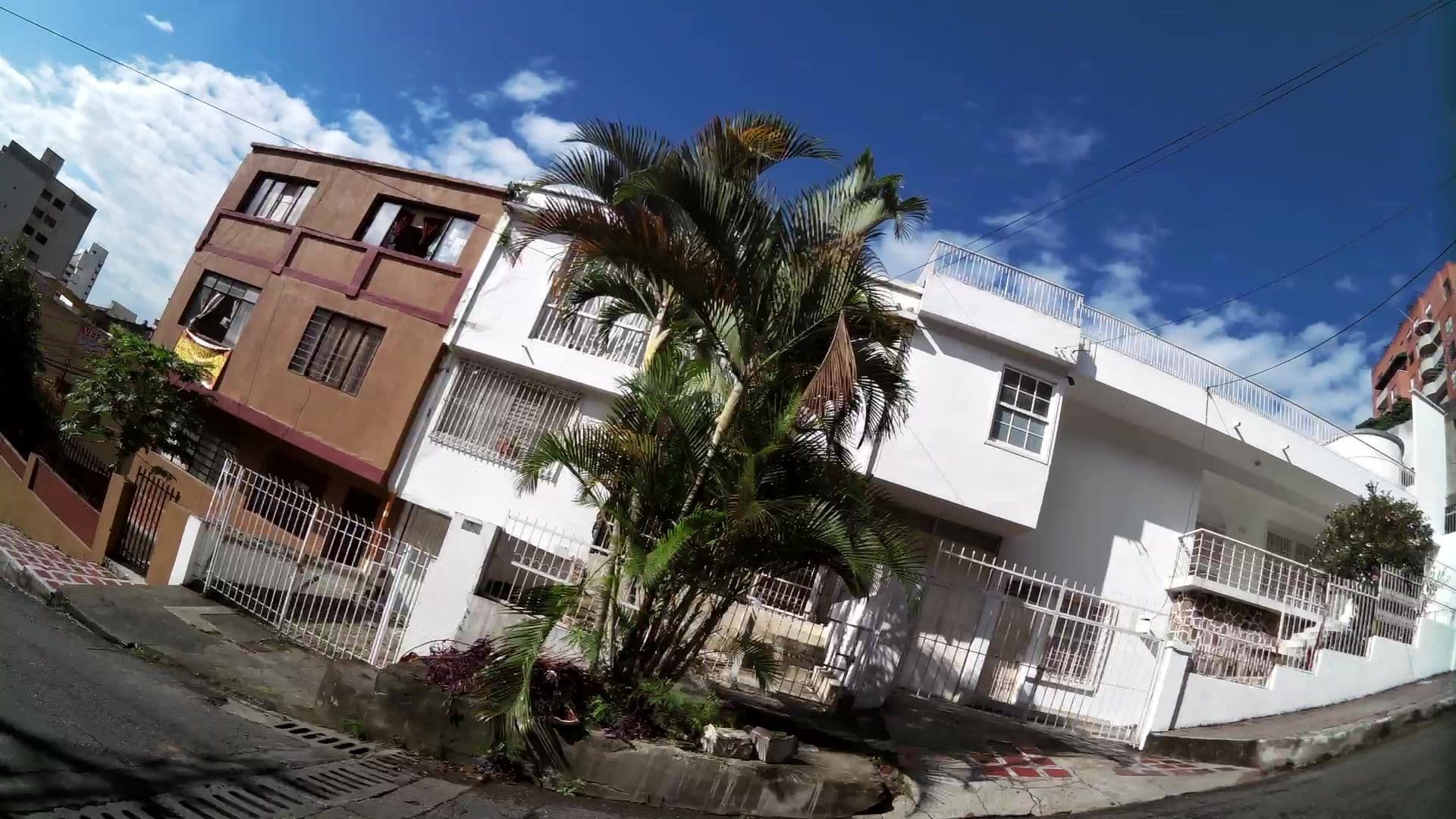 Street view near Roof Hostel Cali, Cali — © kaartcam (CC BY-SA · Mapillary)