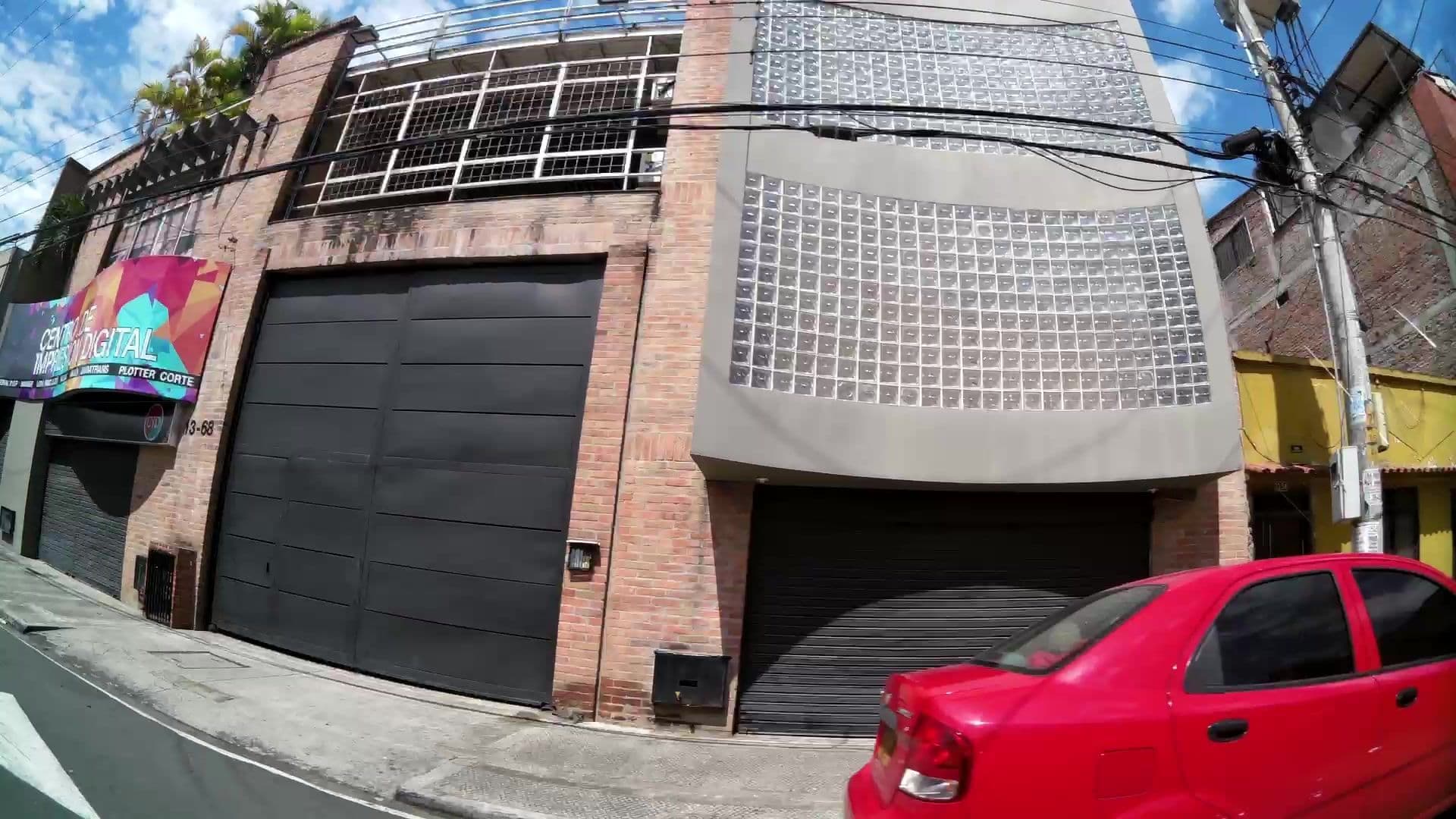 Street view near Guayacan Hostel, Cali — © kaartcam (CC BY-SA · Mapillary)