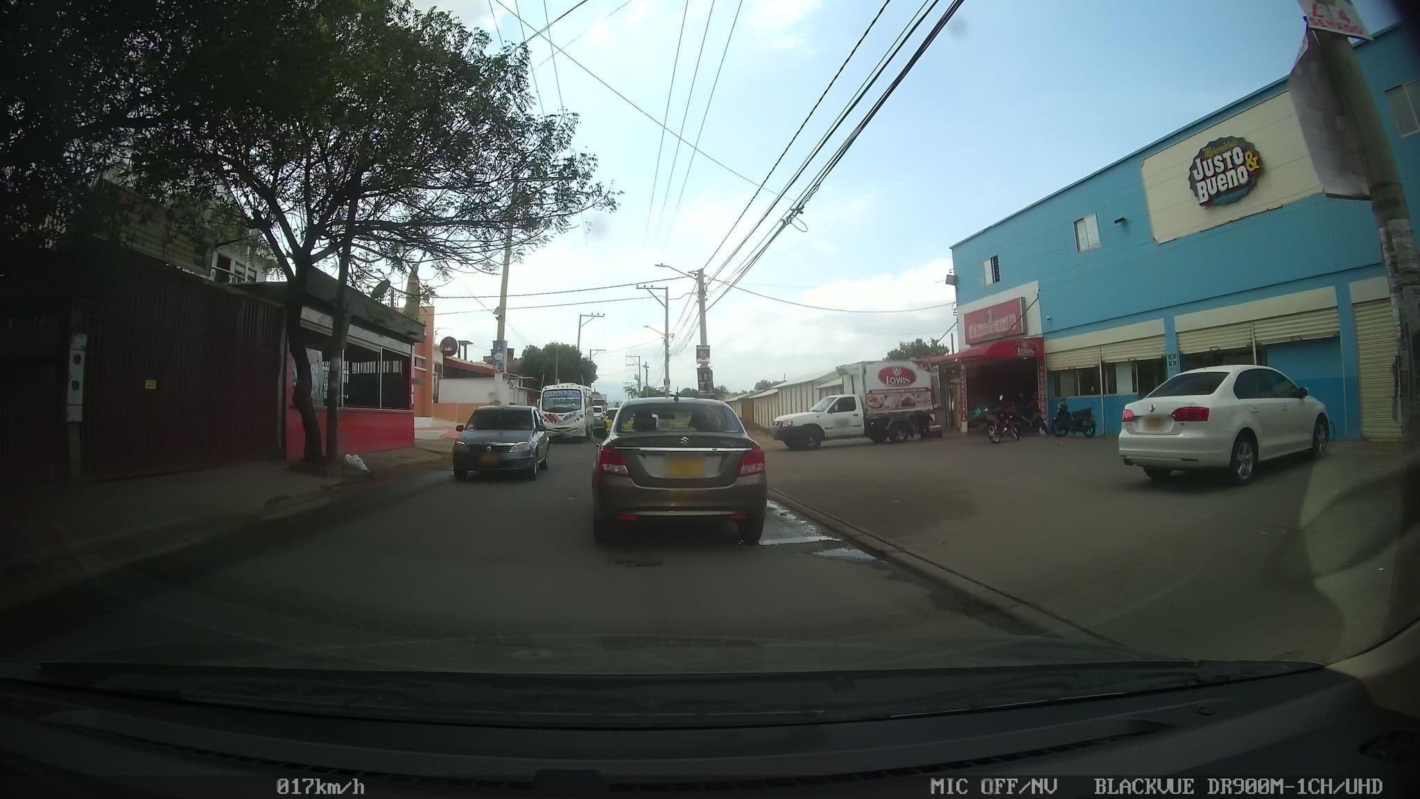 Street view near HOTEL WIV, Cúcuta — © kaart_2 (CC BY-SA · Mapillary)