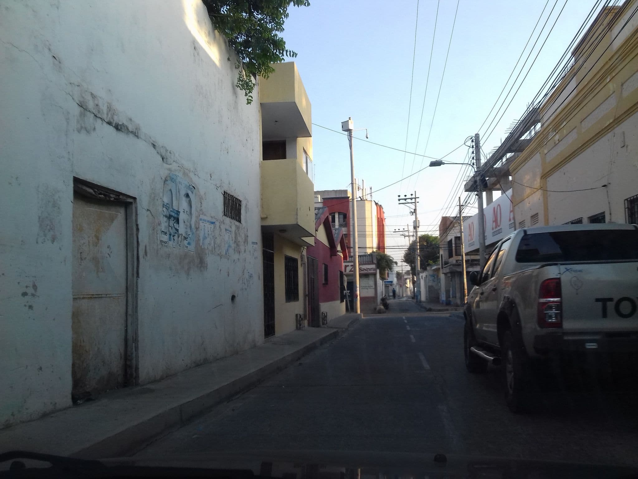Street view near La Marina Hostal, Riohacha — © colombia_tour (CC BY-SA · Mapillary)