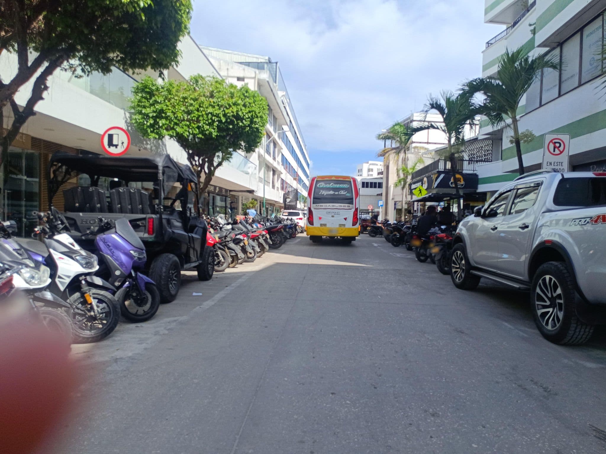 Street view near Hotels 111, San Andrés — © bluealmondhostel (CC BY-SA · Mapillary)