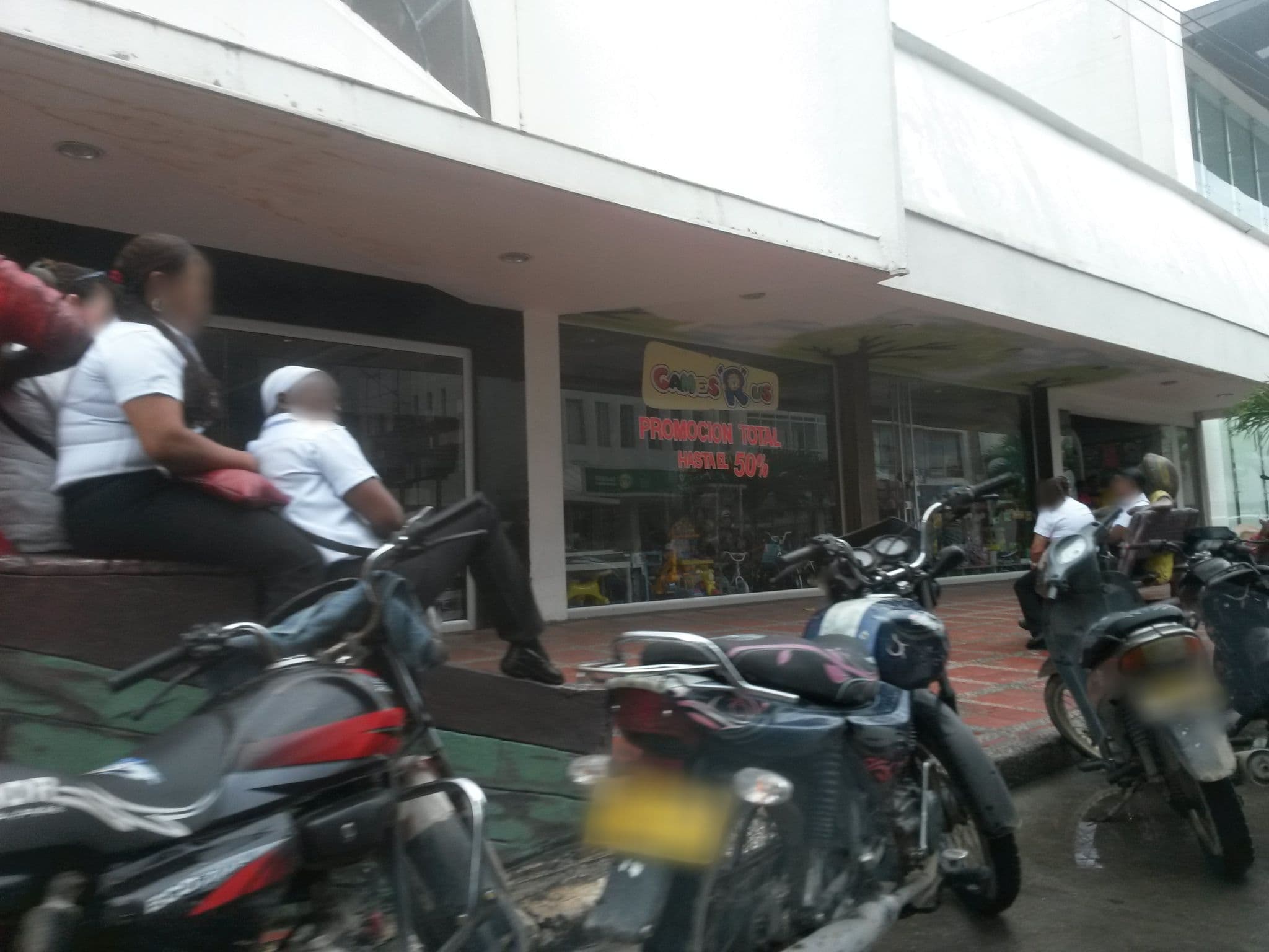 Street view near Portobelo Plaza de las Americas, San Andrés — © kaxtillo (CC BY-SA · Mapillary)