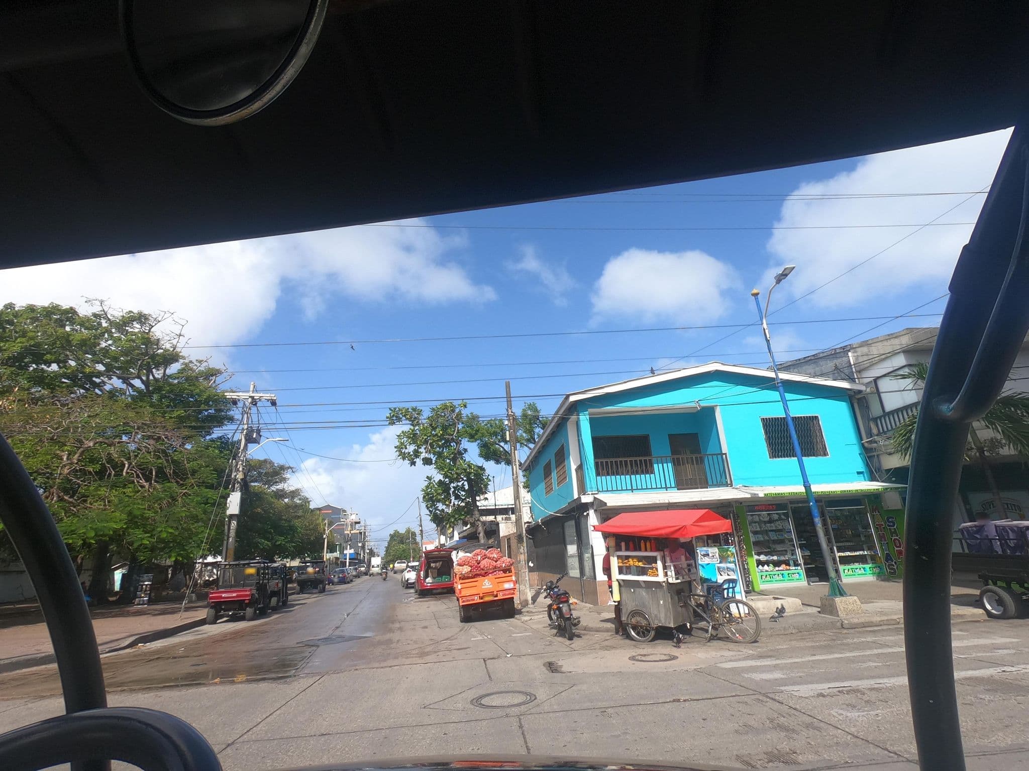Street view near Sea Avenue Hotel, San Andrés — © angoca (CC BY-SA · Mapillary)