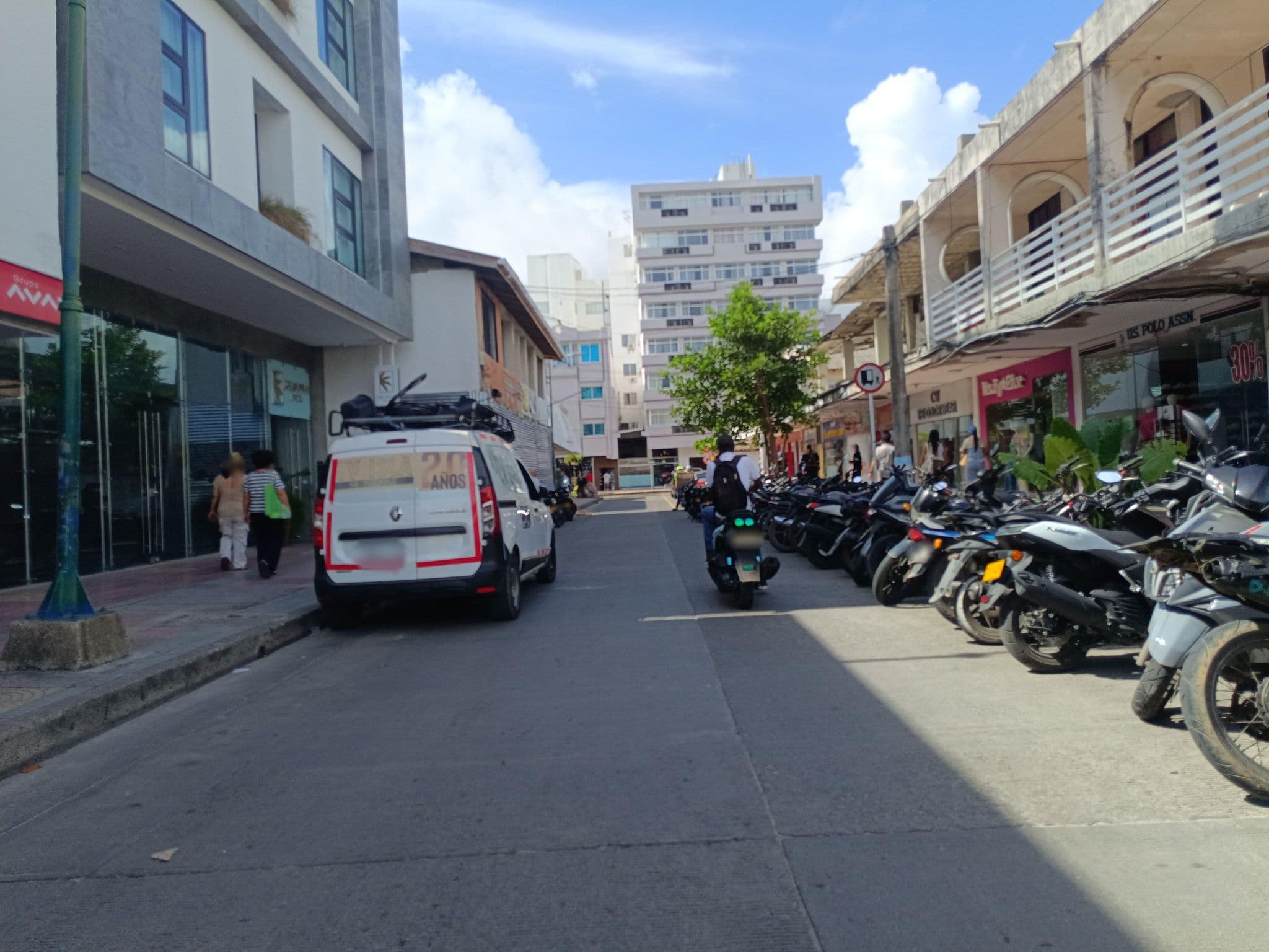 Street view near Delamar Hotel, San Andrés — © bluealmondhostel (CC BY-SA · Mapillary)
