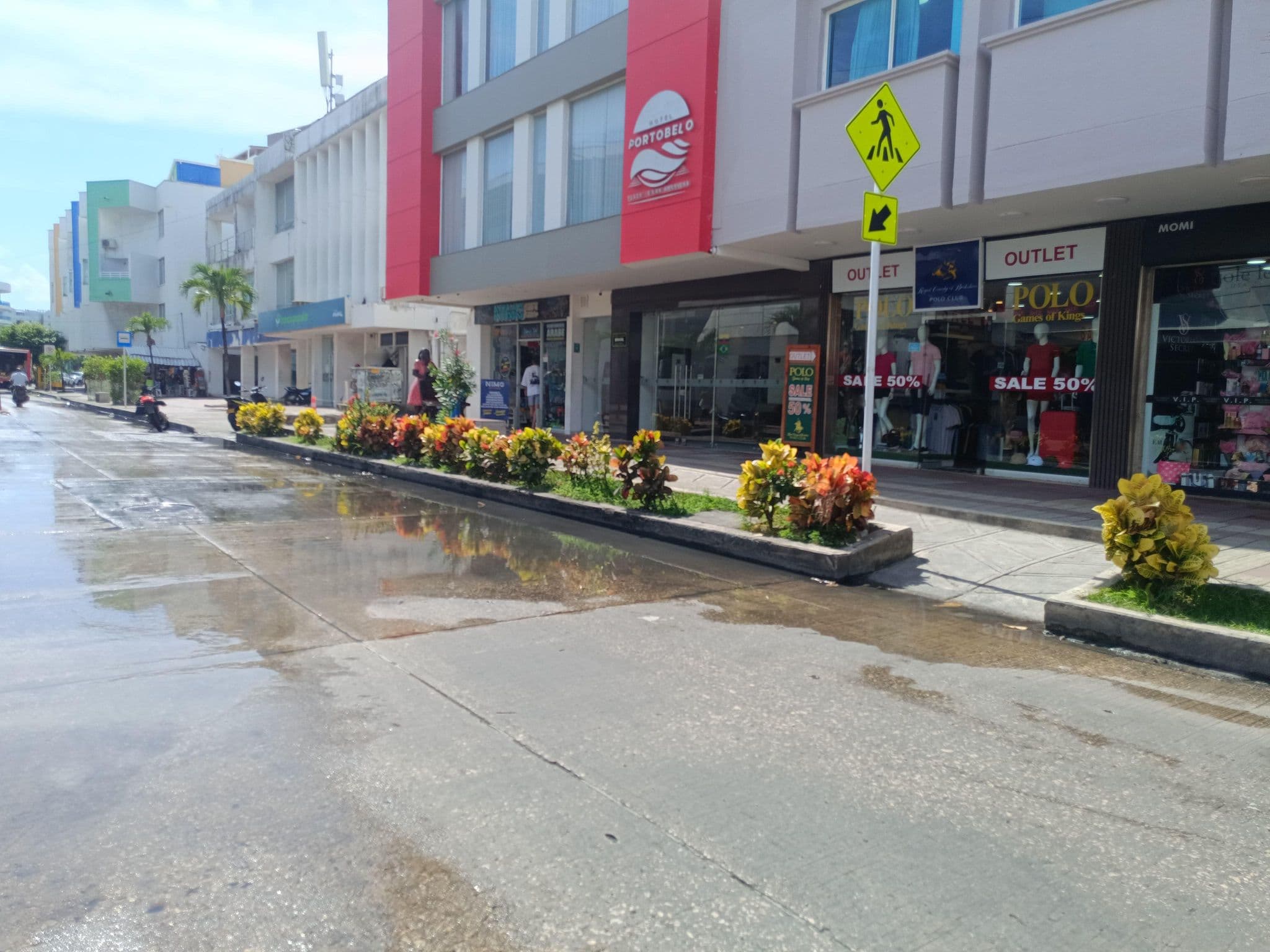 Street view near Hotel Tower, San Andrés — © bluealmondhostel (CC BY-SA · Mapillary)