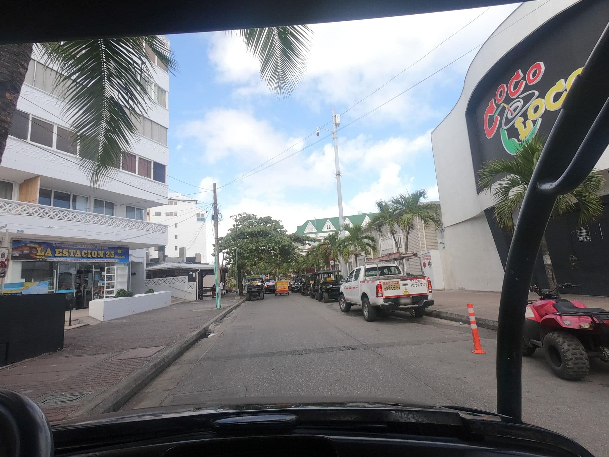 Street view near Nauticus Hotel, San Andrés — © angoca (CC BY-SA · Mapillary)