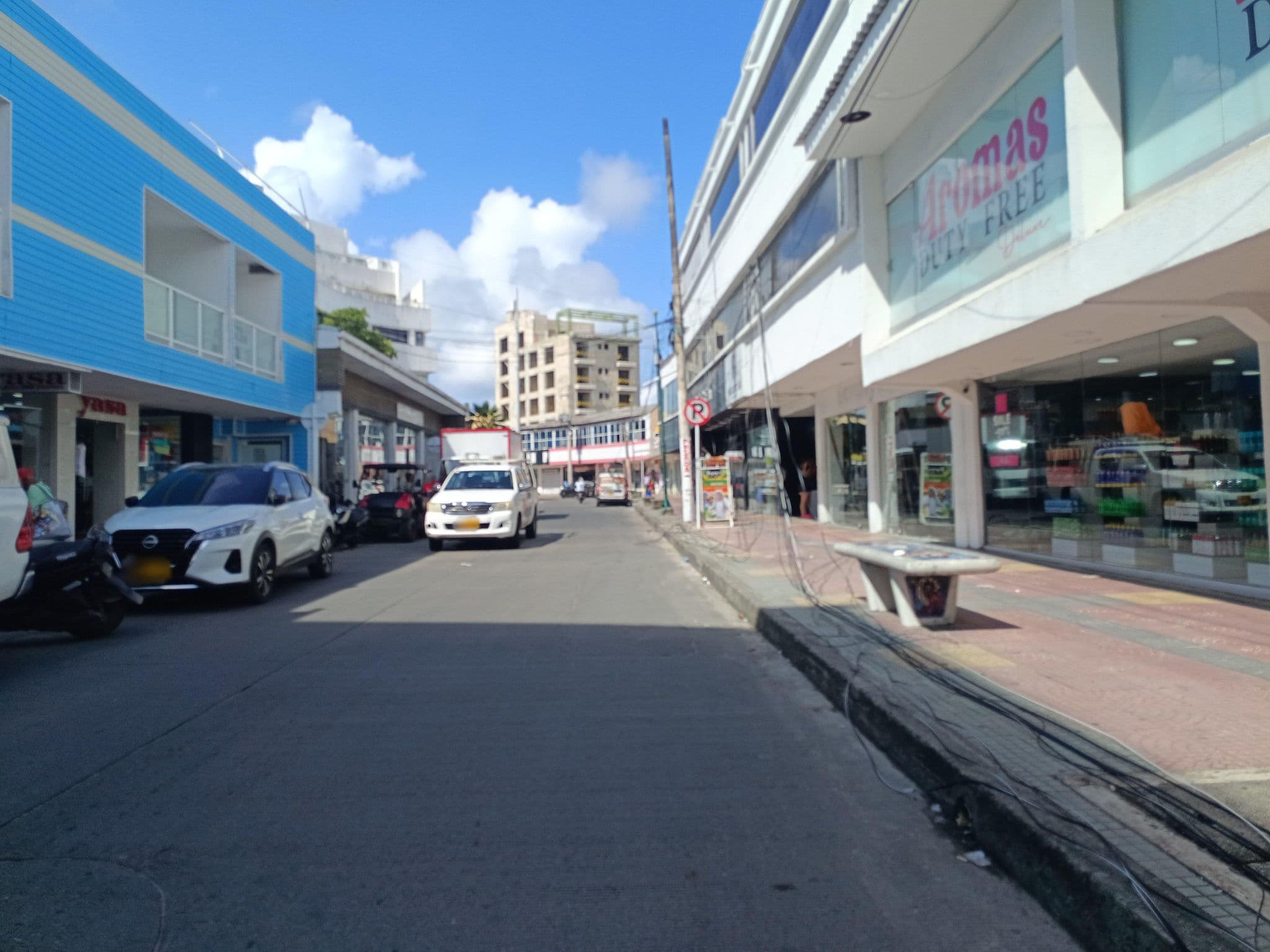 Street view near Island Vibes Hotel, San Andrés — © bluealmondhostel (CC BY-SA · Mapillary)