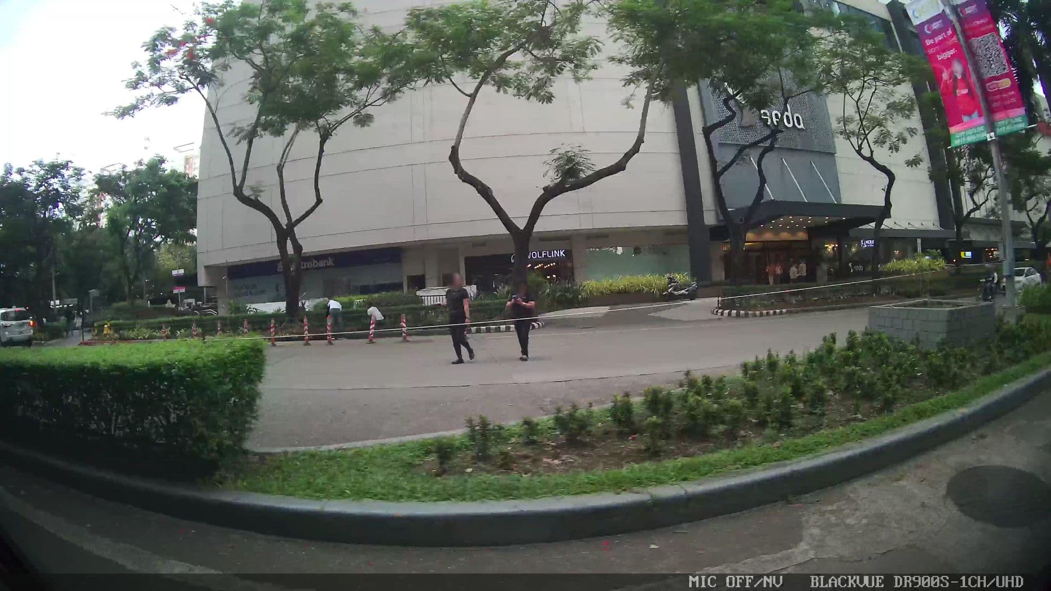 Street view near Seda Central Bloc Cebu, Apas — © Kaart---LEFT (CC BY-SA · Mapillary)