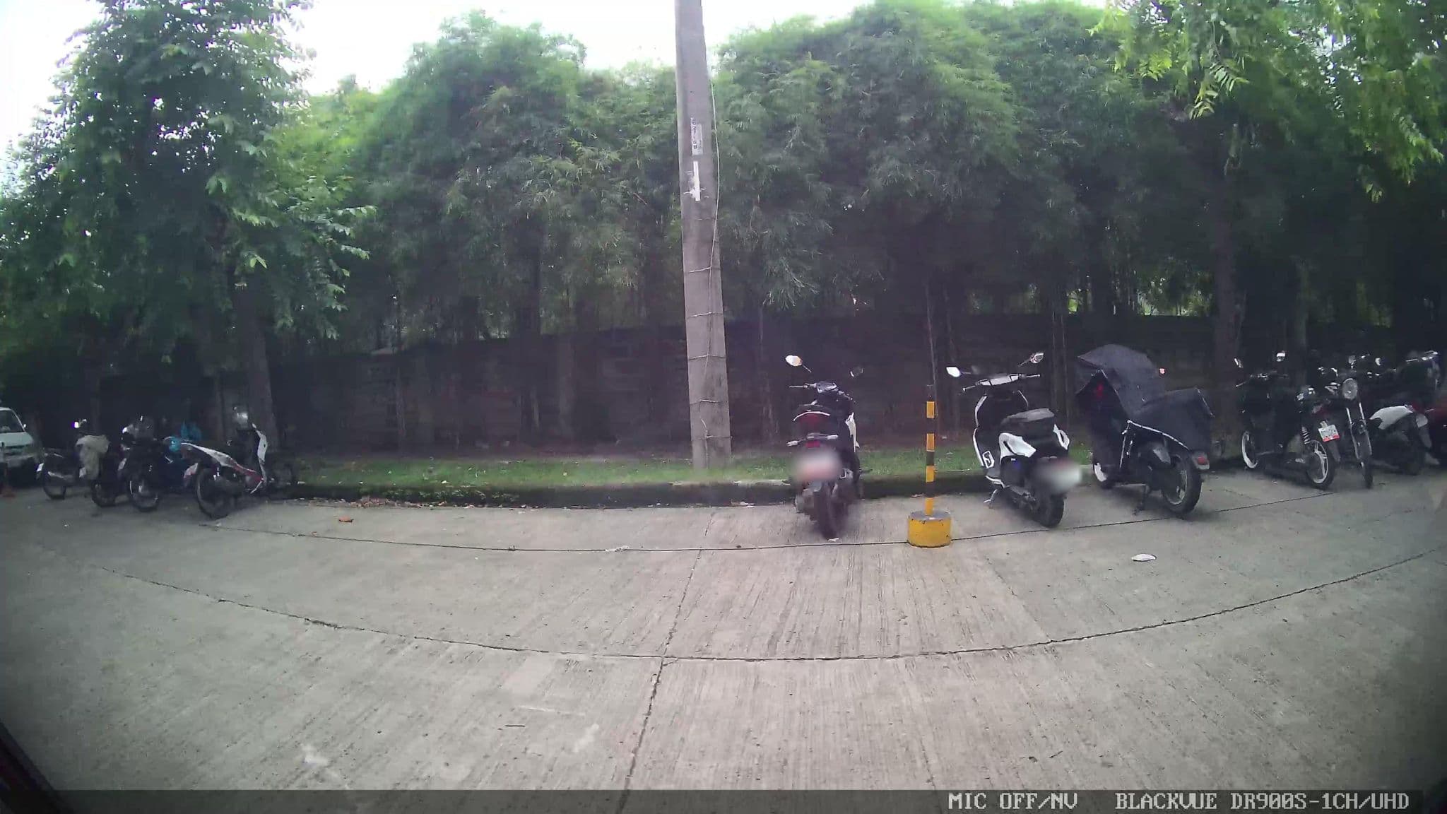 Street view near Siempre Stays (Estudio La Vida, Vida Verde, and Estudio Basca at 38 Park Avenue & Casa Siempre at Avida Riala Towers), Apas — © Kaart---LEFT (CC BY-SA · Mapillary)