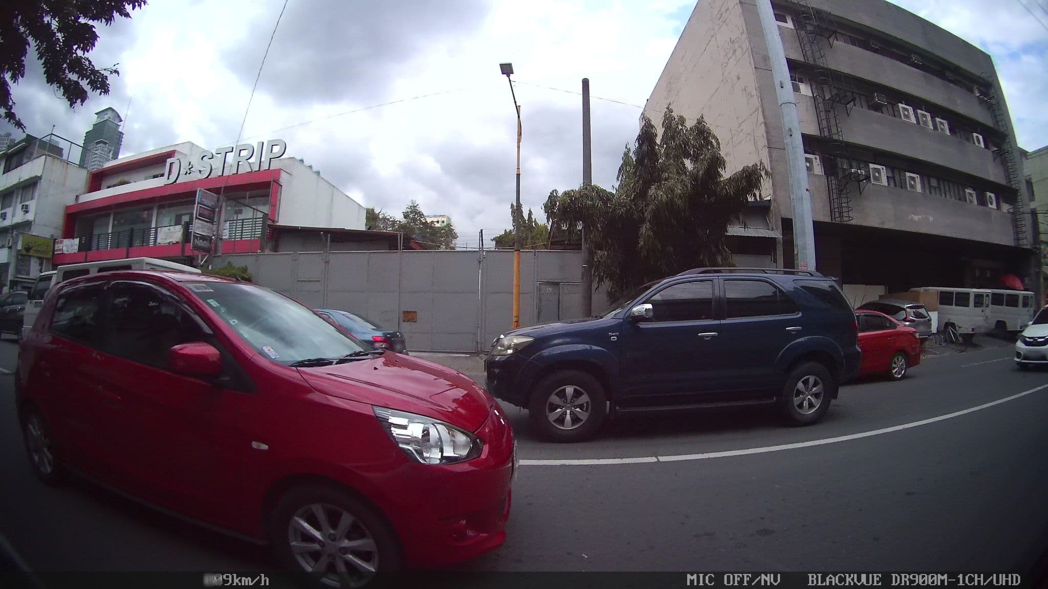Street view near Urban Hostel, Pasig City — © kaart_4 (CC BY-SA · Mapillary)