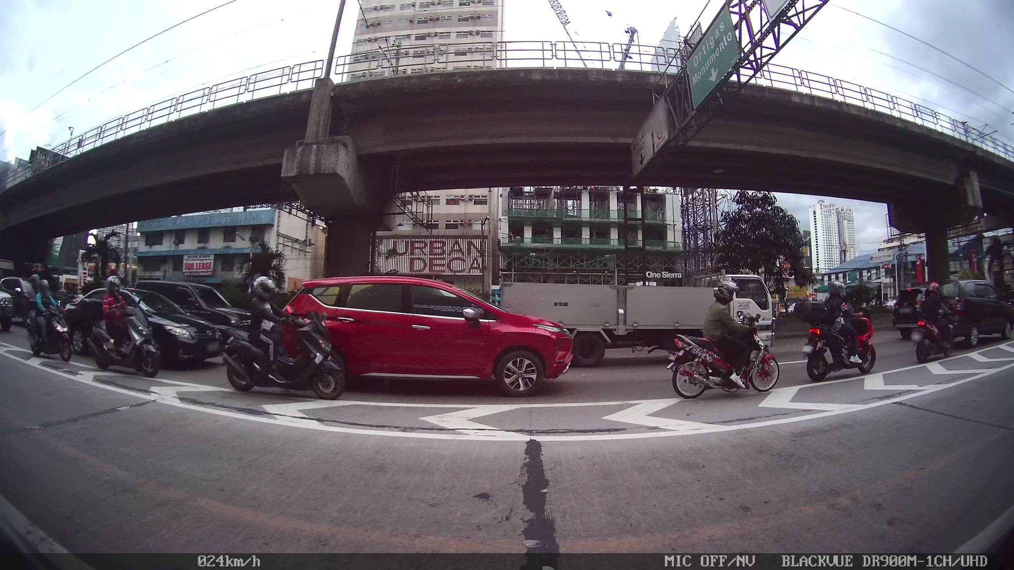 Street view near Eimys Place at Urban Deca Mandaluyong, Mandaluyong City — © kaart_4 (CC BY-SA · Mapillary)