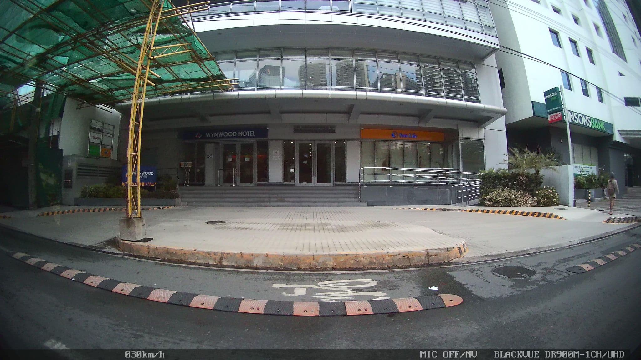 Street view near Wynwood Hotel Manila, Pasig City — © kaart_4 (CC BY-SA · Mapillary)