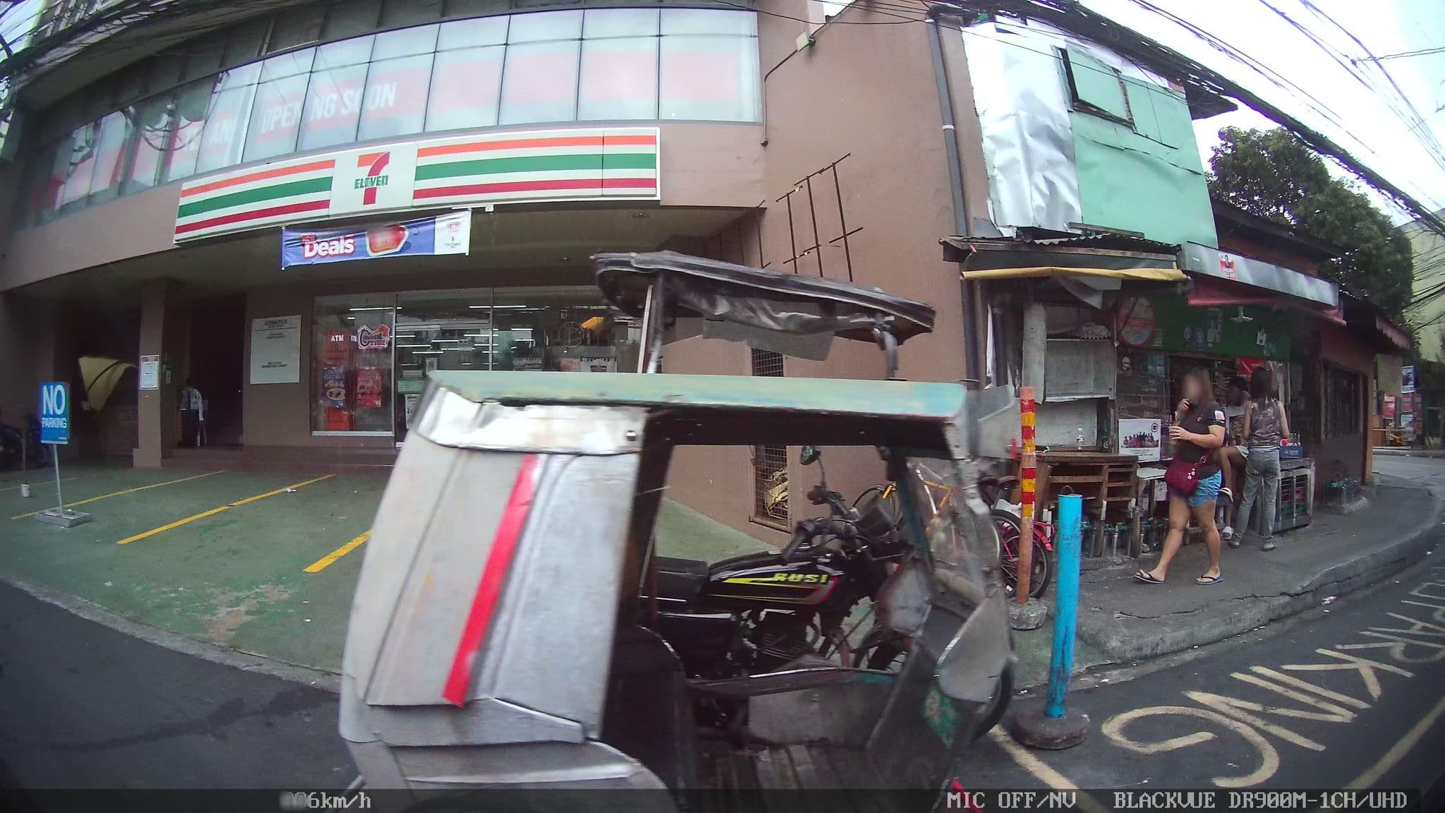 Street view near Dormitos, Quezon City — © kaart_4 (CC BY-SA · Mapillary)