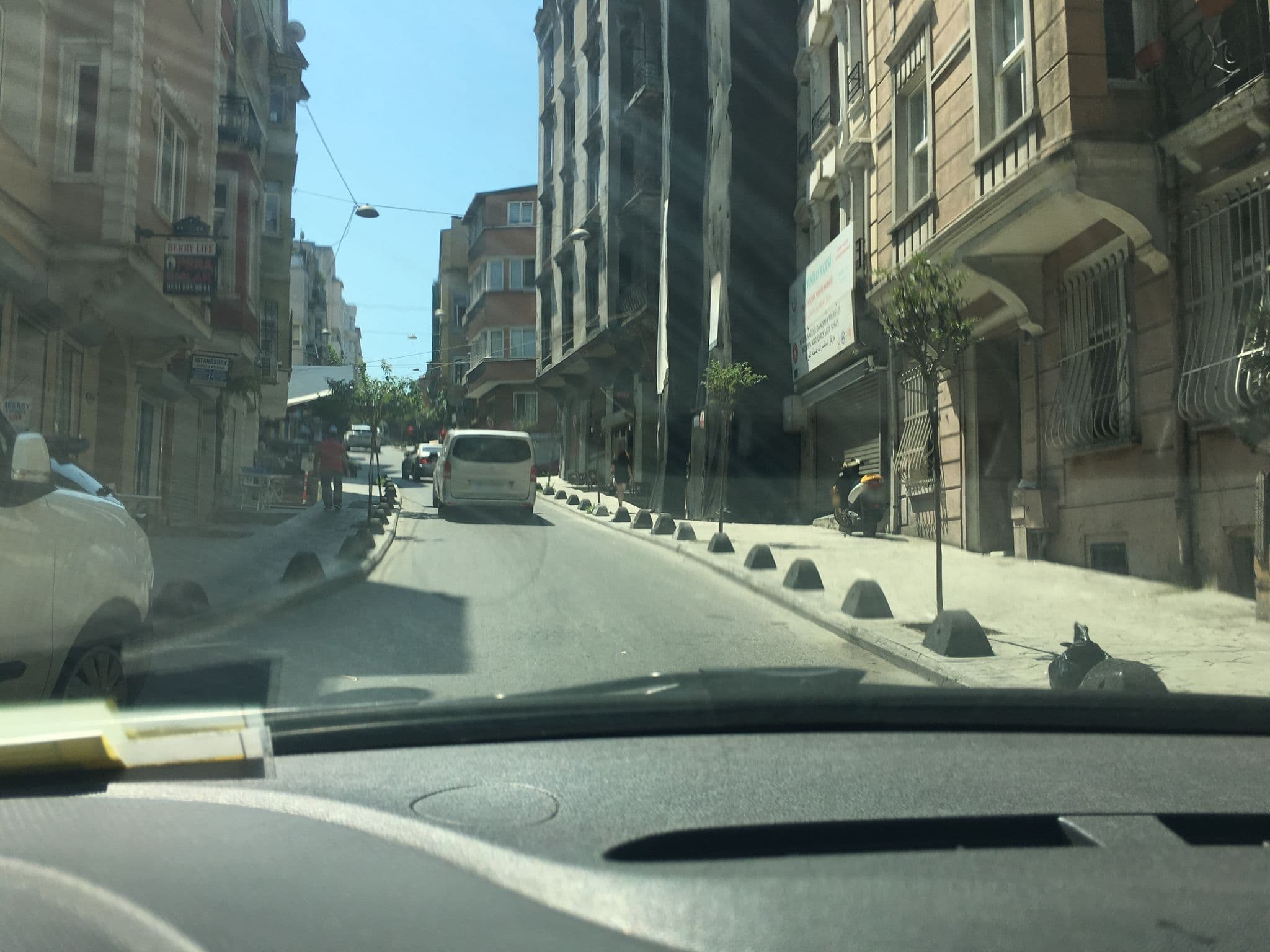 Street view near Hotel Turquie, Eminönü — © myusufuyan (CC BY-SA · Mapillary)