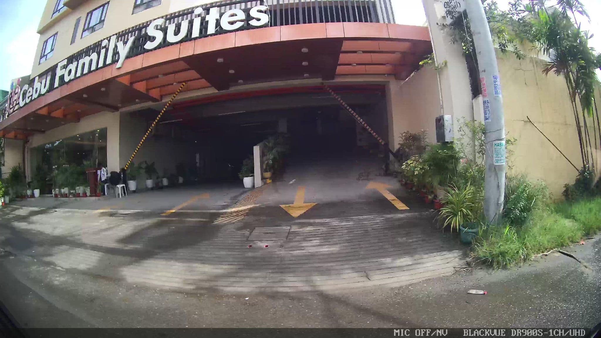 Street view near Cebu Family Suites powered by Cocotel, Baugo — © Kaart---LEFT (CC BY-SA · Mapillary)