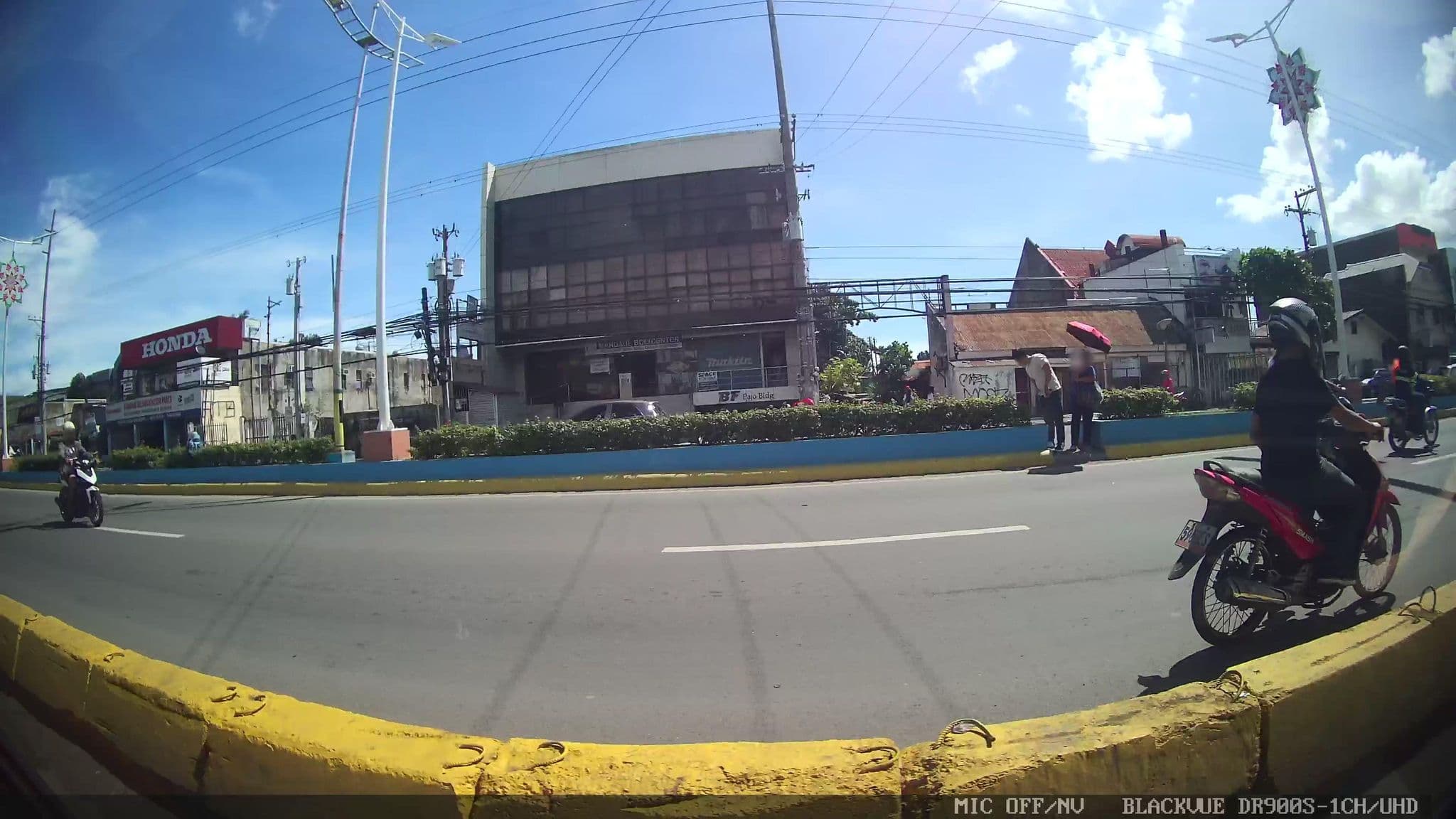 Street view near The Stopover Hostel - Mactan, Lapu-Lapu City — © Kaart---LEFT (CC BY-SA · Mapillary)