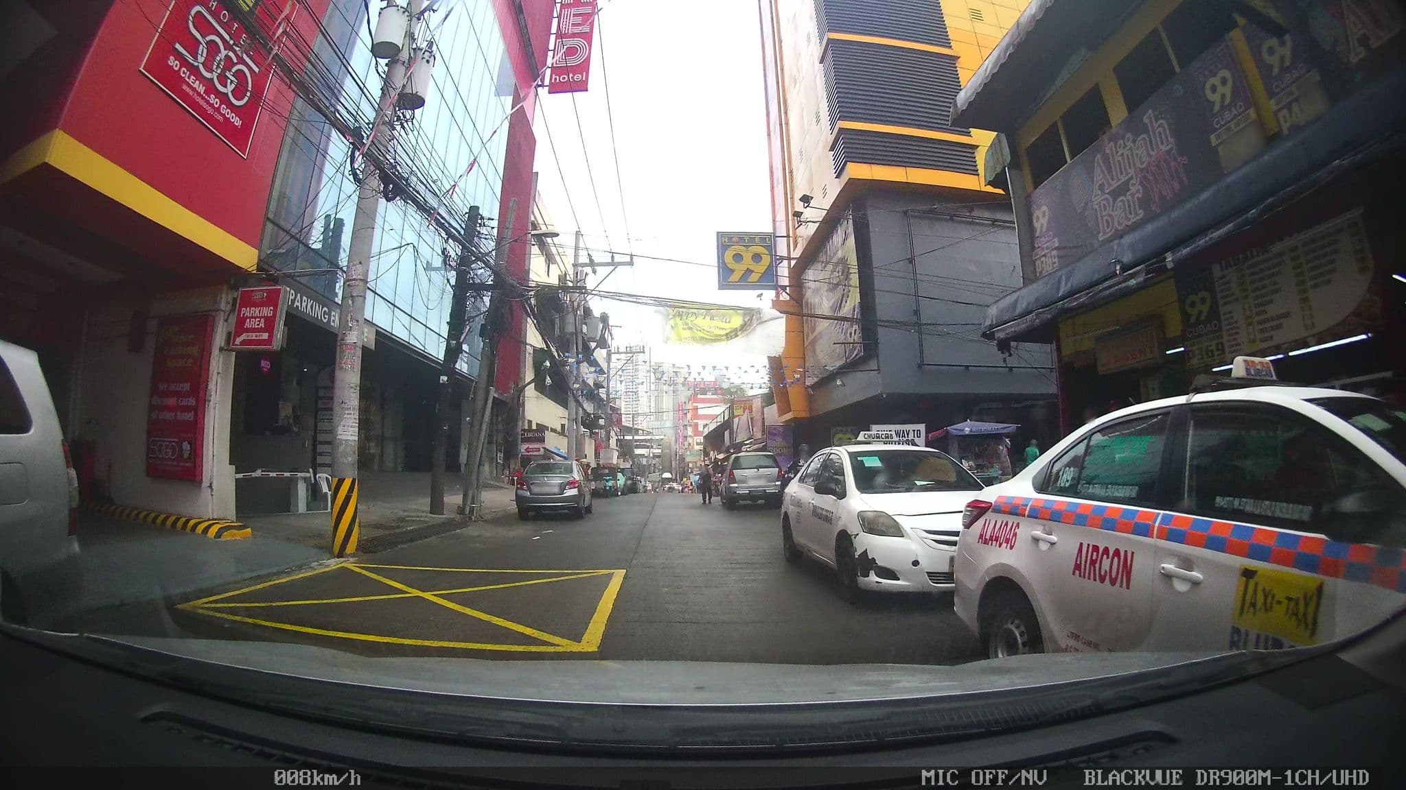 Street view near Red Hotel Cubao, Quezon City, Mariana — © kaart_4 (CC BY-SA · Mapillary)