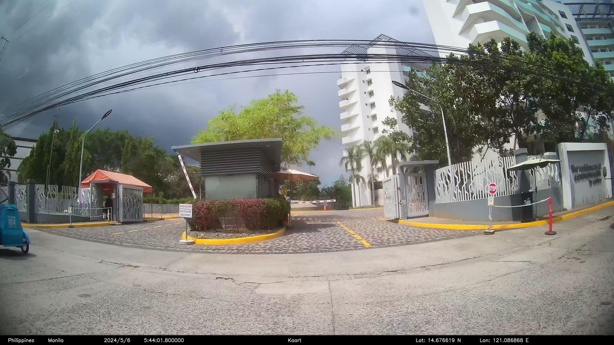 Street view near Absolute Staycation | The Residences at Commonwealth by Century, Commonwealth — © kaartcam (CC BY-SA · Mapillary)