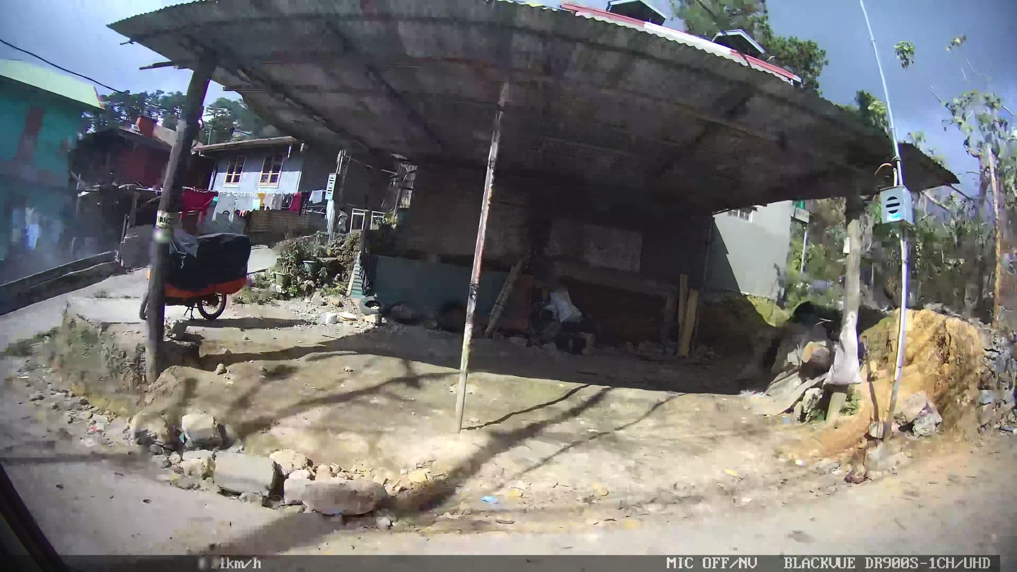 Street view near Miners' Homestay by: ZAGE peredo, Tuding — © Kaart---RIGHT (CC BY-SA · Mapillary)
