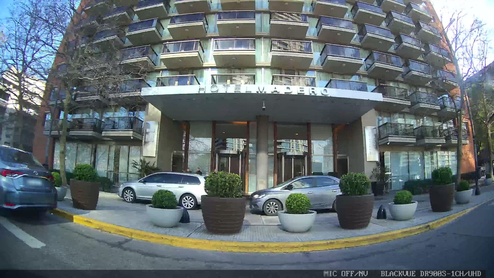 Street view near Hotel Madero, miembro de WorldHotels Elite, Buenos Aires — © kaart_3 (CC BY-SA · Mapillary)