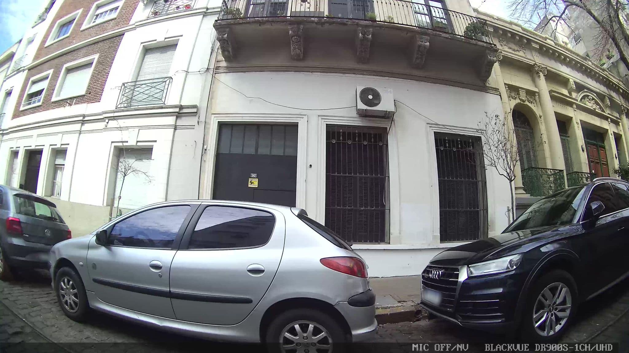 Street view near San Telmo Hostel, Buenos Aires — © kaart_3 (CC BY-SA · Mapillary)