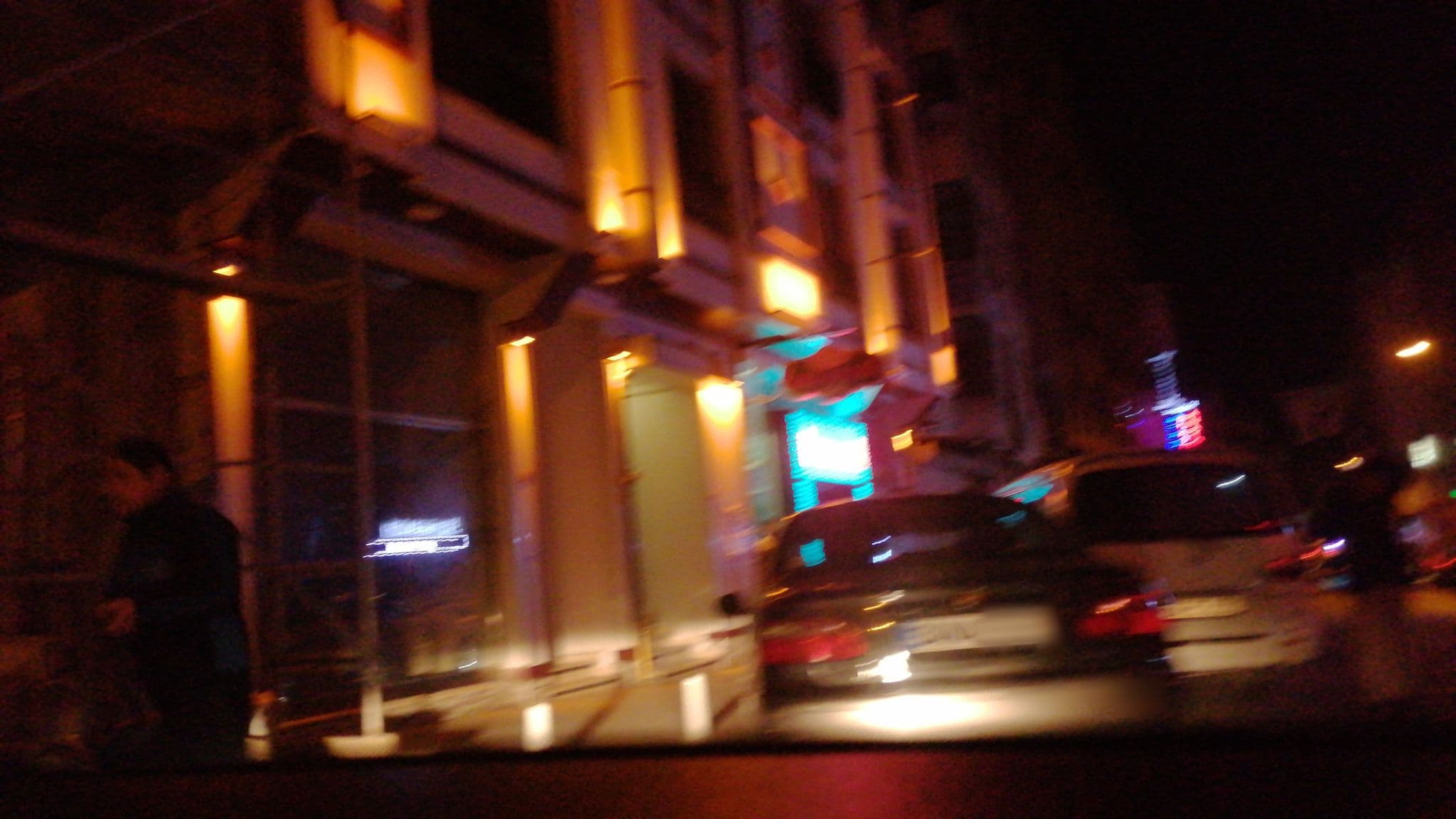 Street view near Family Time Suites, Şişli — © bngsgln (CC BY-SA · Mapillary)