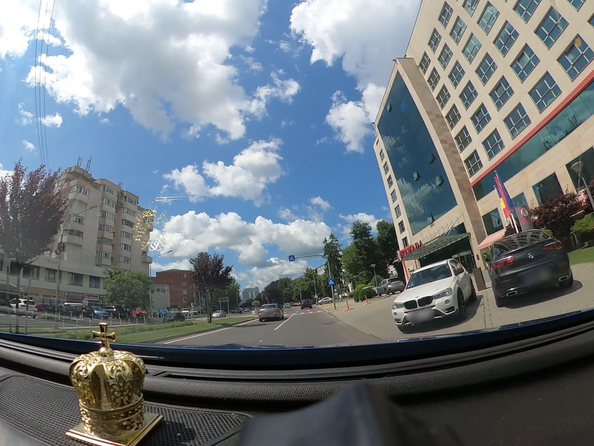 Street view near Hotel Ramada Pitești, Piteşti — © DARIUSDINCA (CC BY-SA · Mapillary)