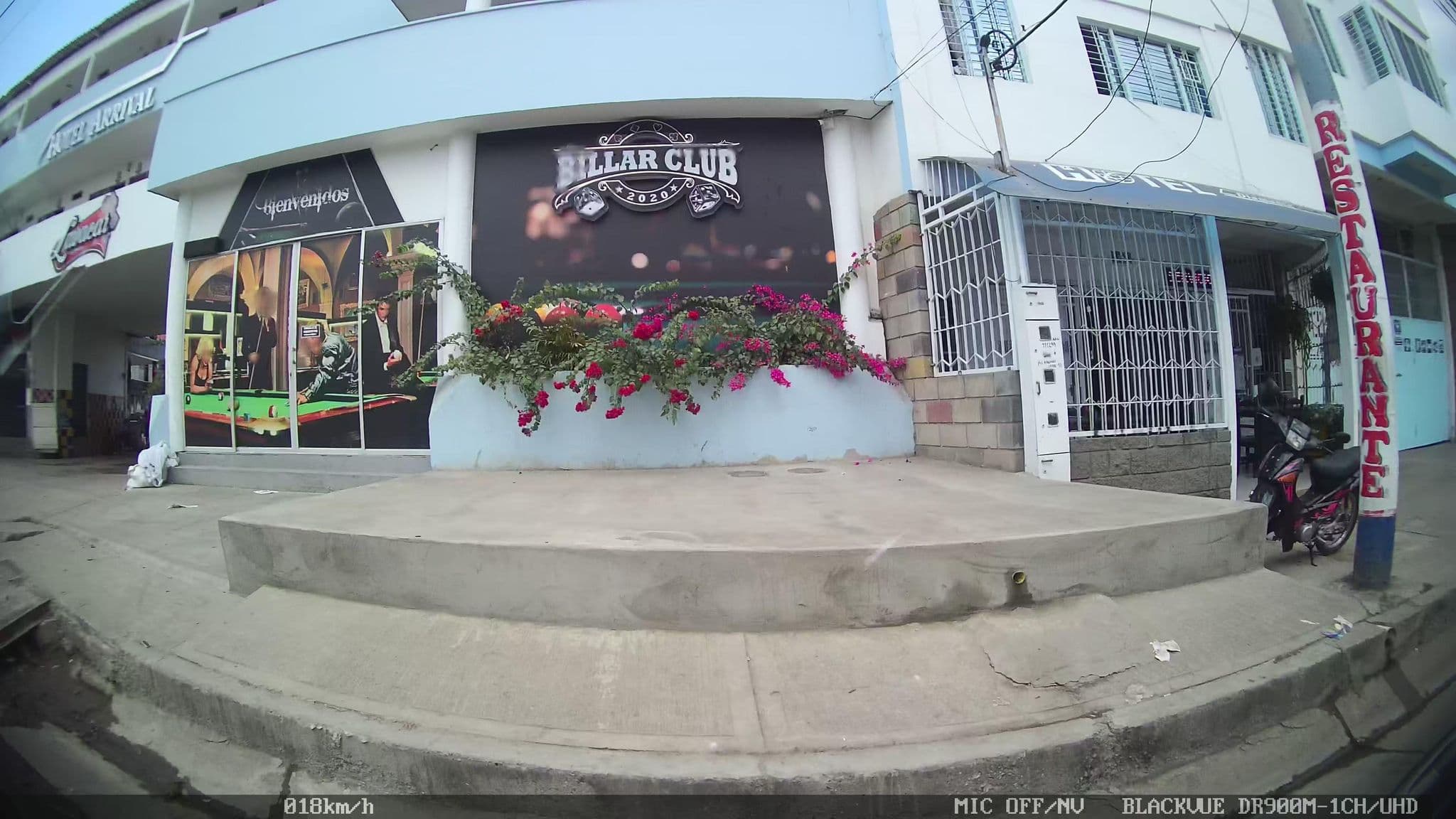 Street view near Hotel Arrival, Cúcuta — © kaart_2 (CC BY-SA · Mapillary)