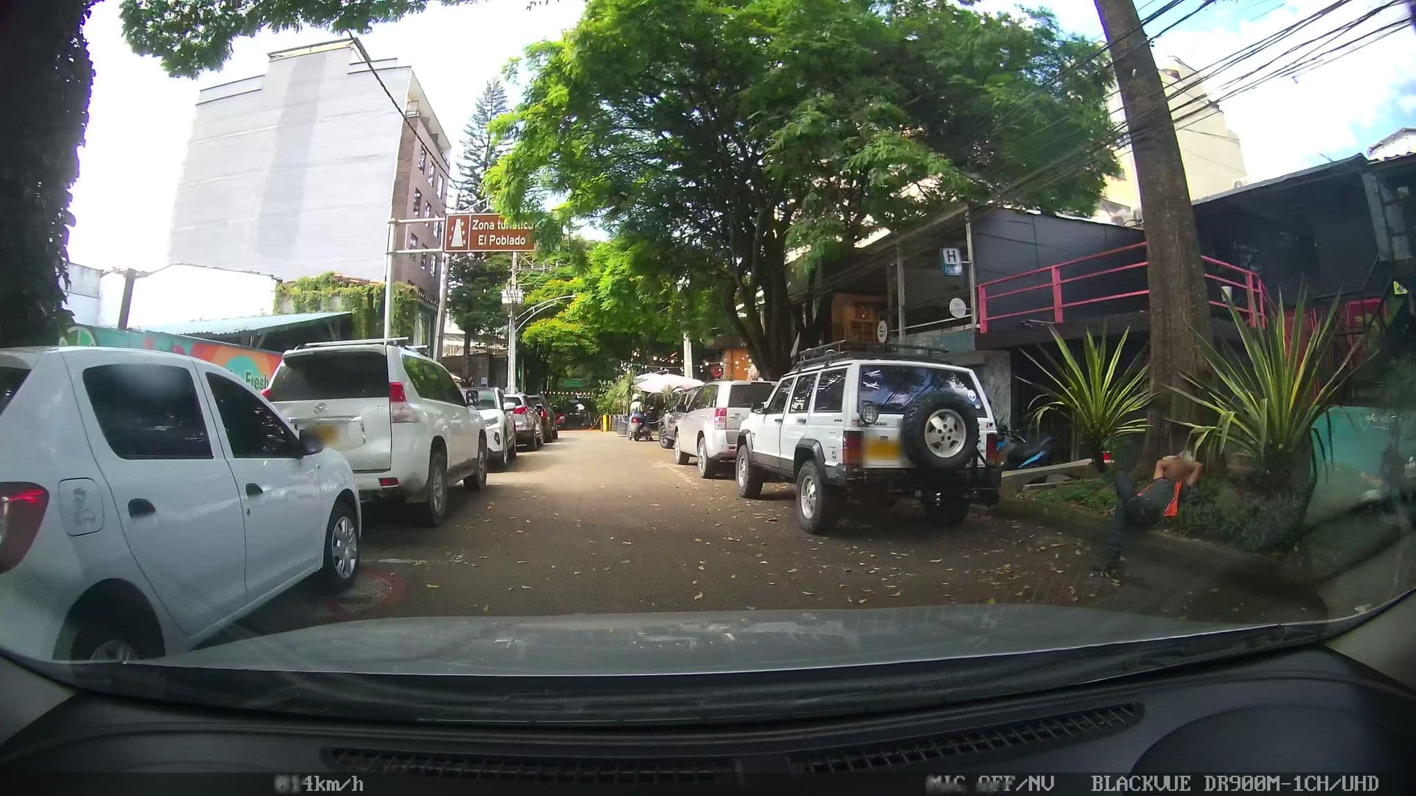 Street view near Hotel Stanza Medellin, Medellín — © kaart_4 (CC BY-SA · Mapillary)