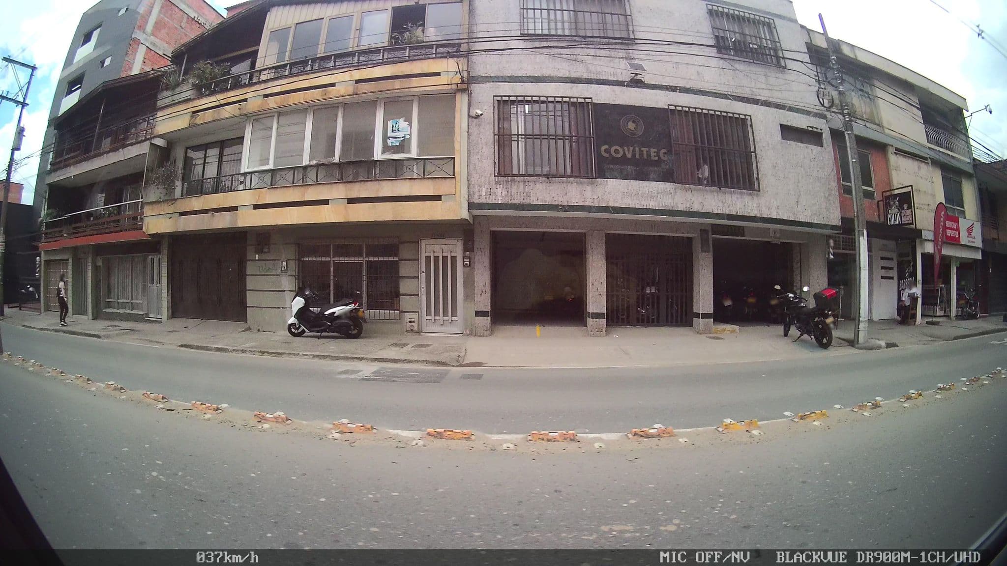 Street view near Hotel Boutique Casa Linda, Medellín — © kaart_4 (CC BY-SA · Mapillary)