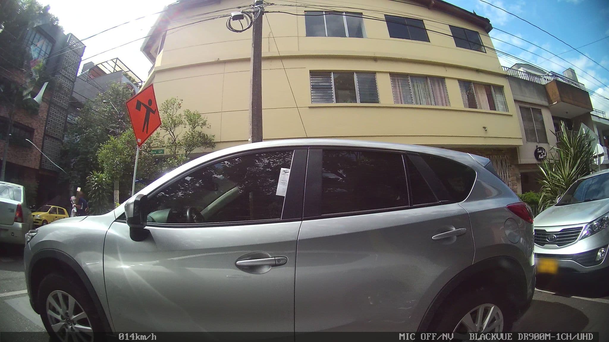Street view near Hostal Casa Nostra, Medellín — © kaart_4 (CC BY-SA · Mapillary)