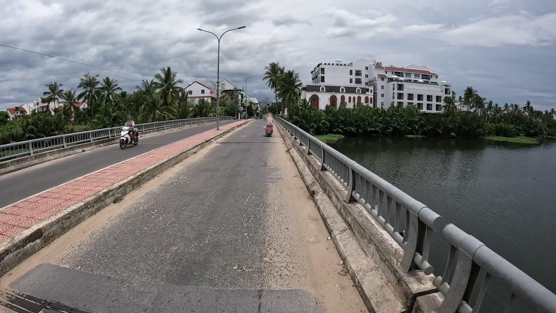 Street view near Riverside Oasis Villa - Deluxe Double or Twin Room with River View, Hoi An — © lucomsky (CC BY-SA · Mapillary)