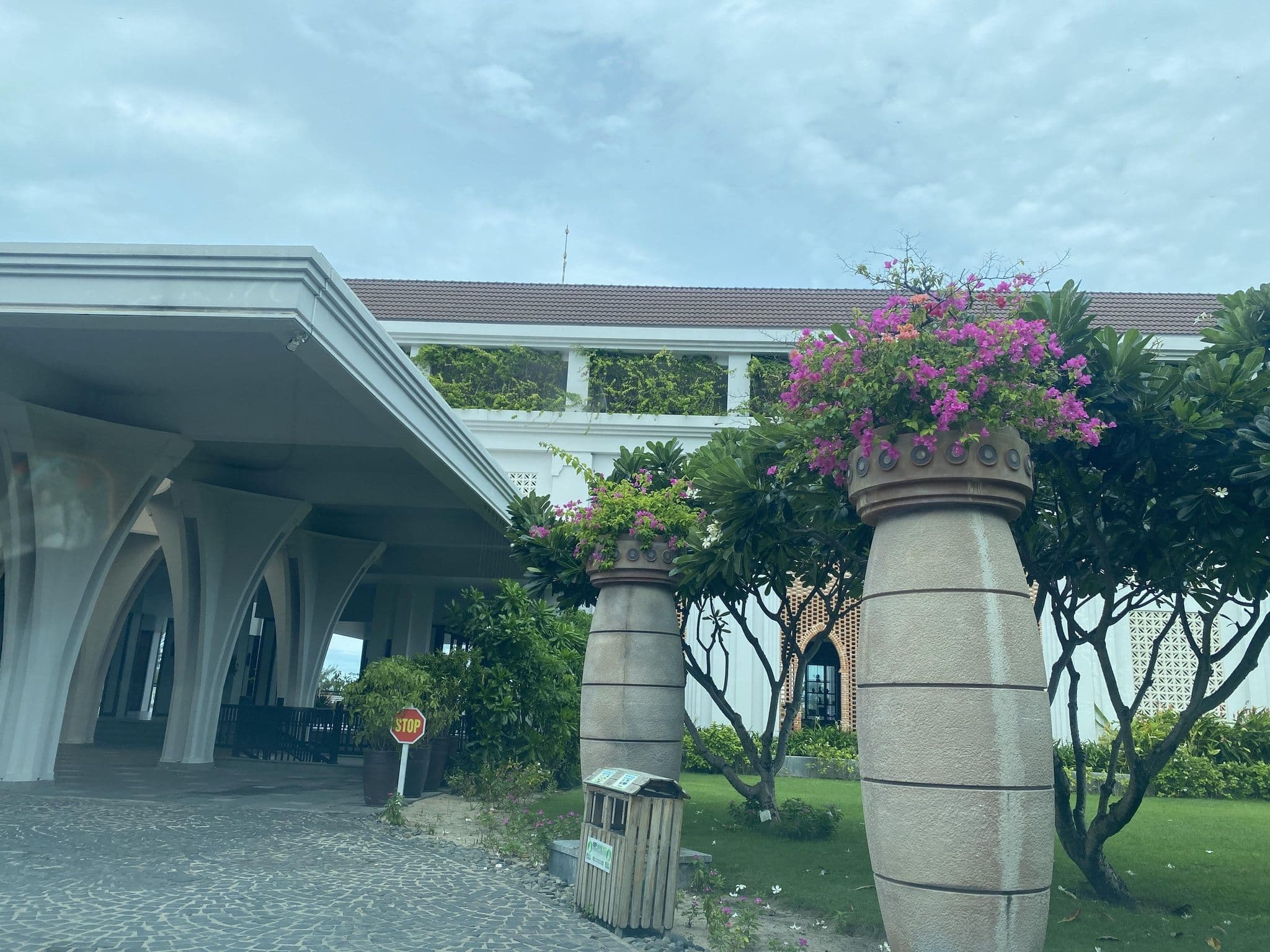 Street view near Muine Bay Resort, Mui Ne — © DriveWithHoang (CC BY-SA · Mapillary)