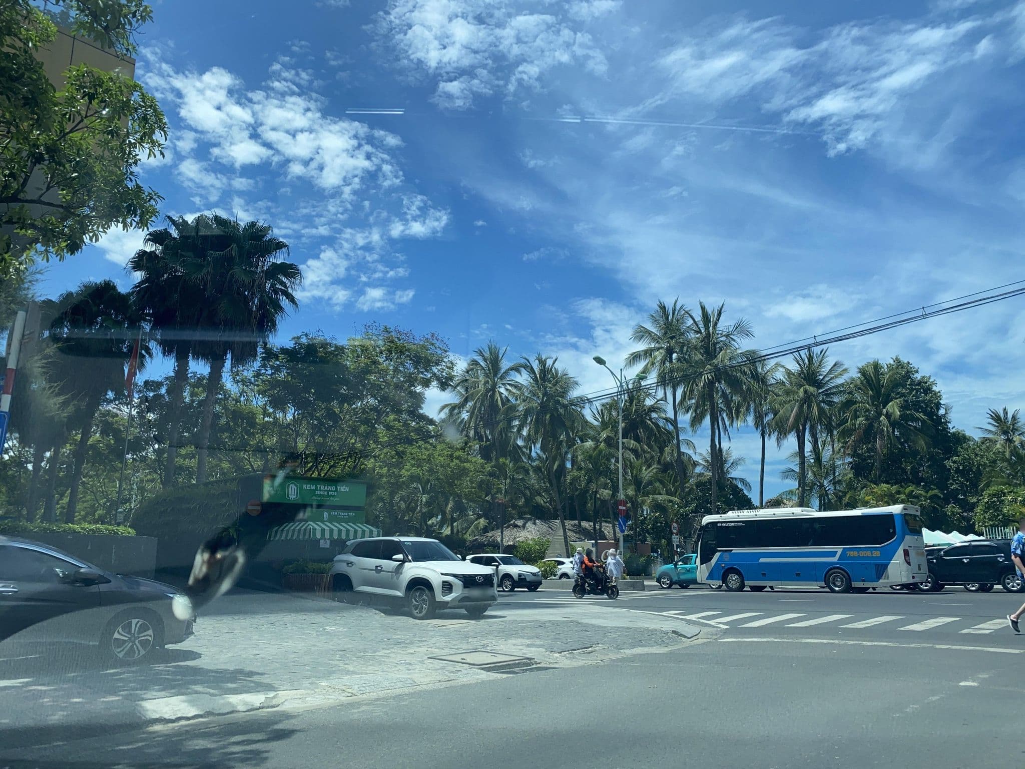 Street view near Starcity Bayfront Nha Trang, Nha Trang — © DriveWithHoang (CC BY-SA · Mapillary)