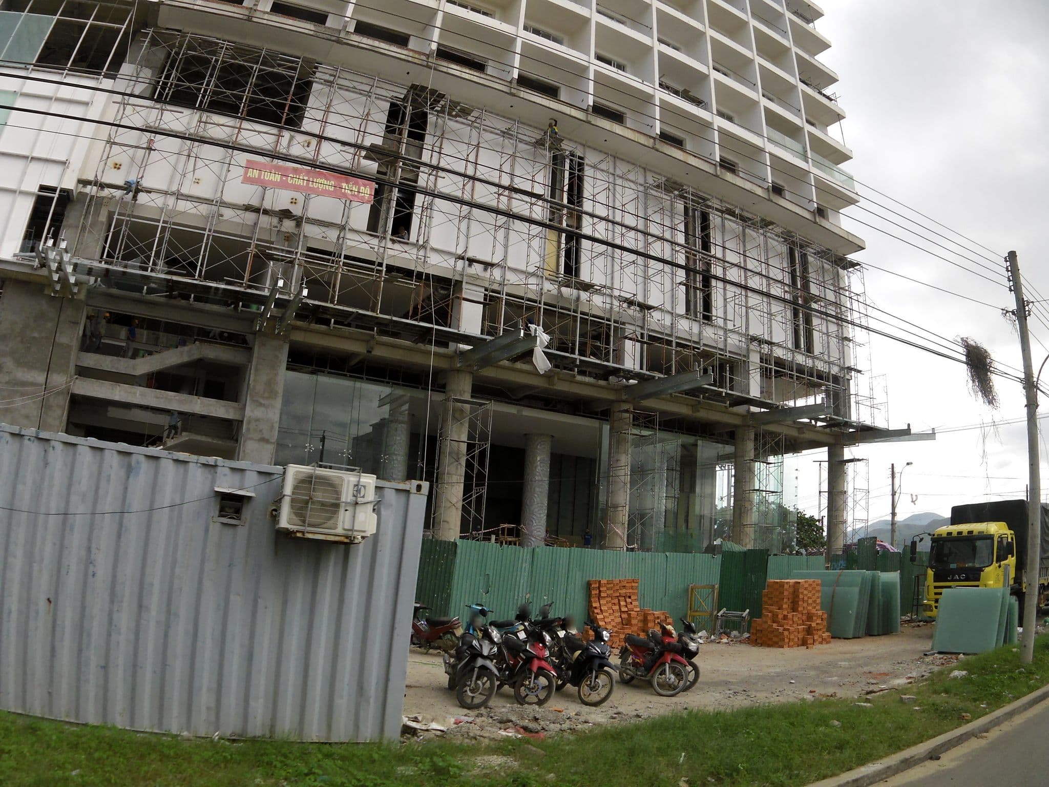 Street view near Quinter Central Nha Trang, Nha Trang — © skillsy (CC BY-SA · Mapillary)