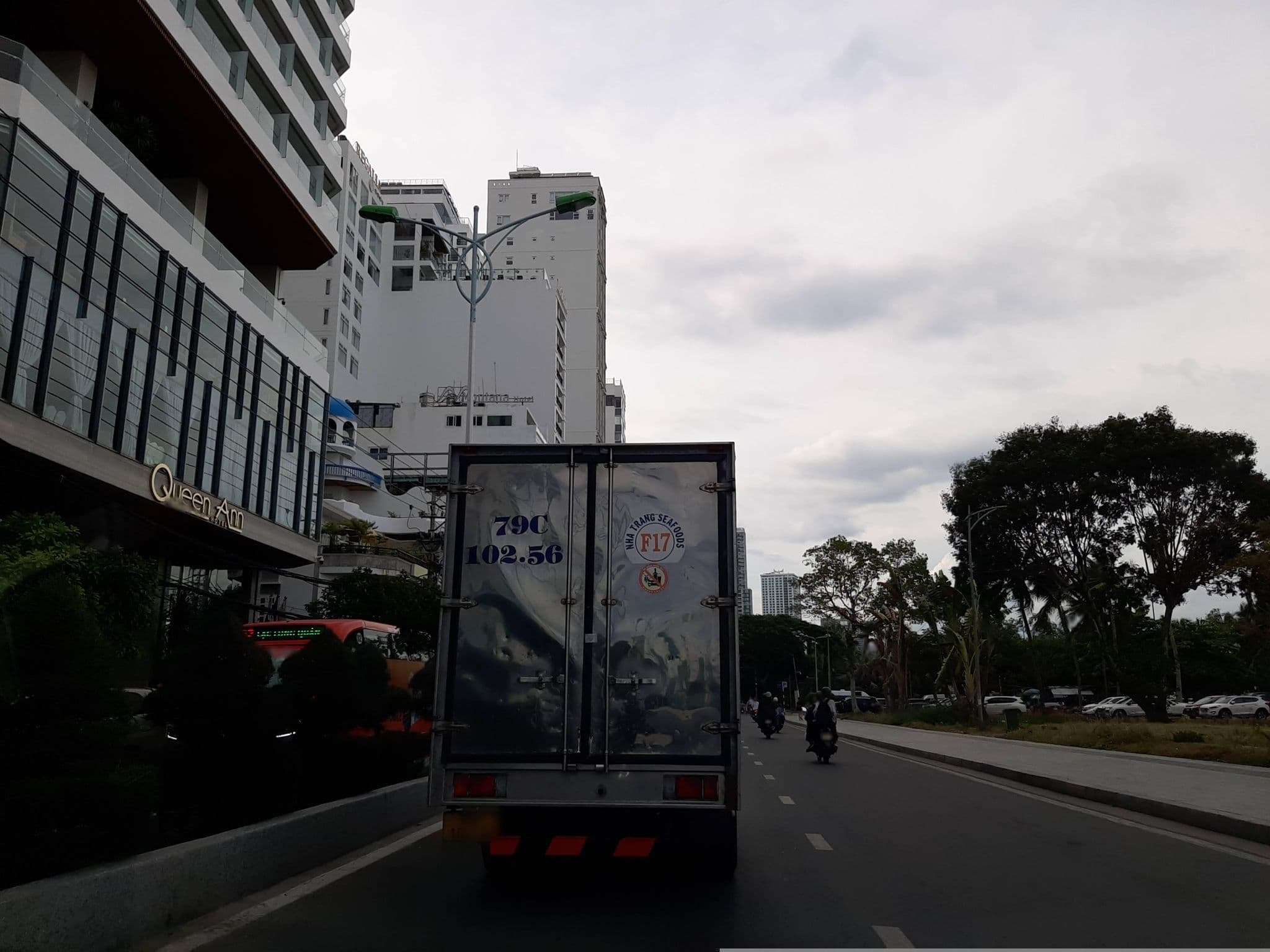 Street view near Vesna Hotel Nha Trang, Nha Trang — © DriveWithHoang (CC BY-SA · Mapillary)