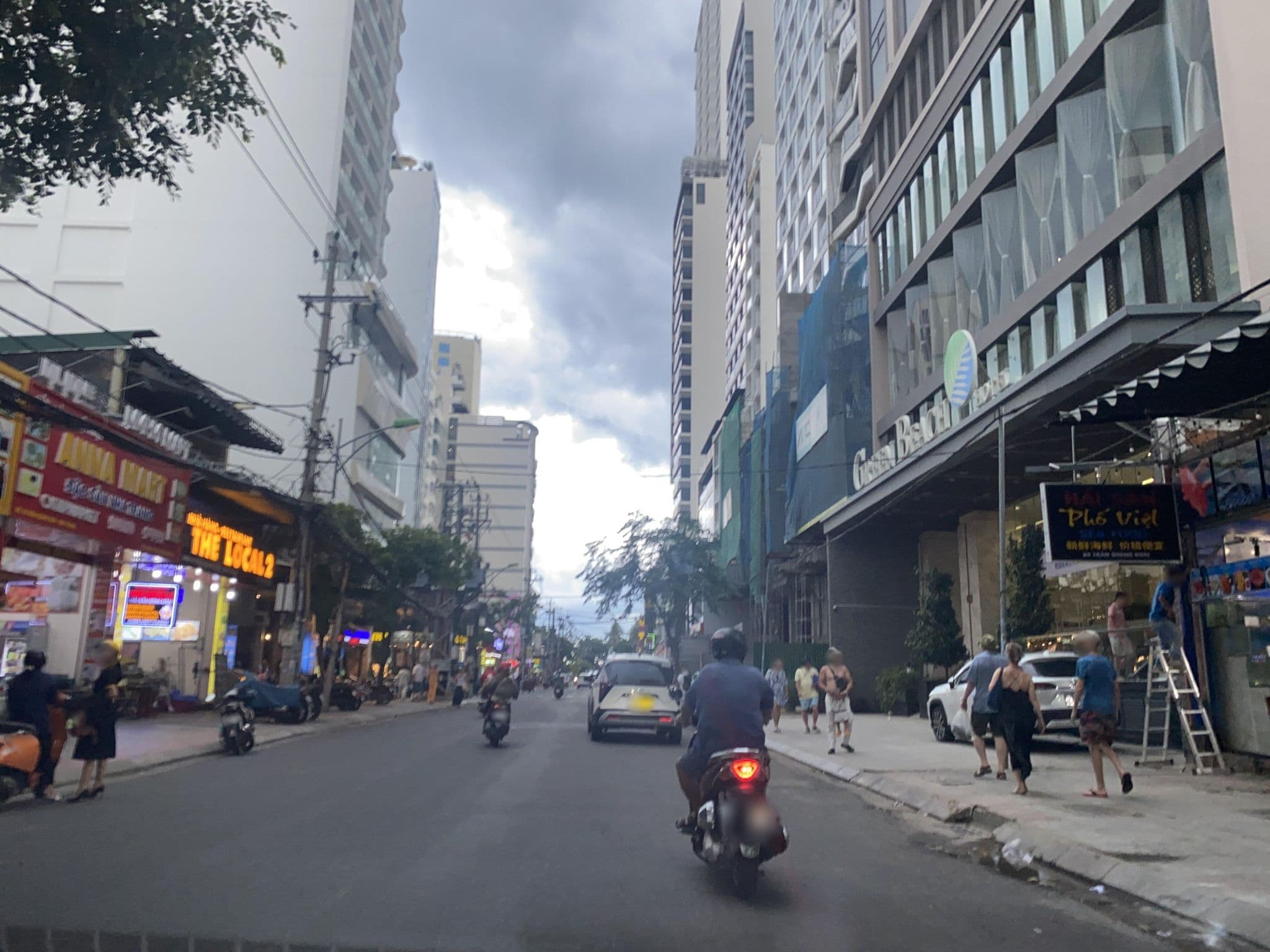 Street view near Green Beach Hotel Nha Trang, Nha Trang — © DriveWithHoang (CC BY-SA · Mapillary)