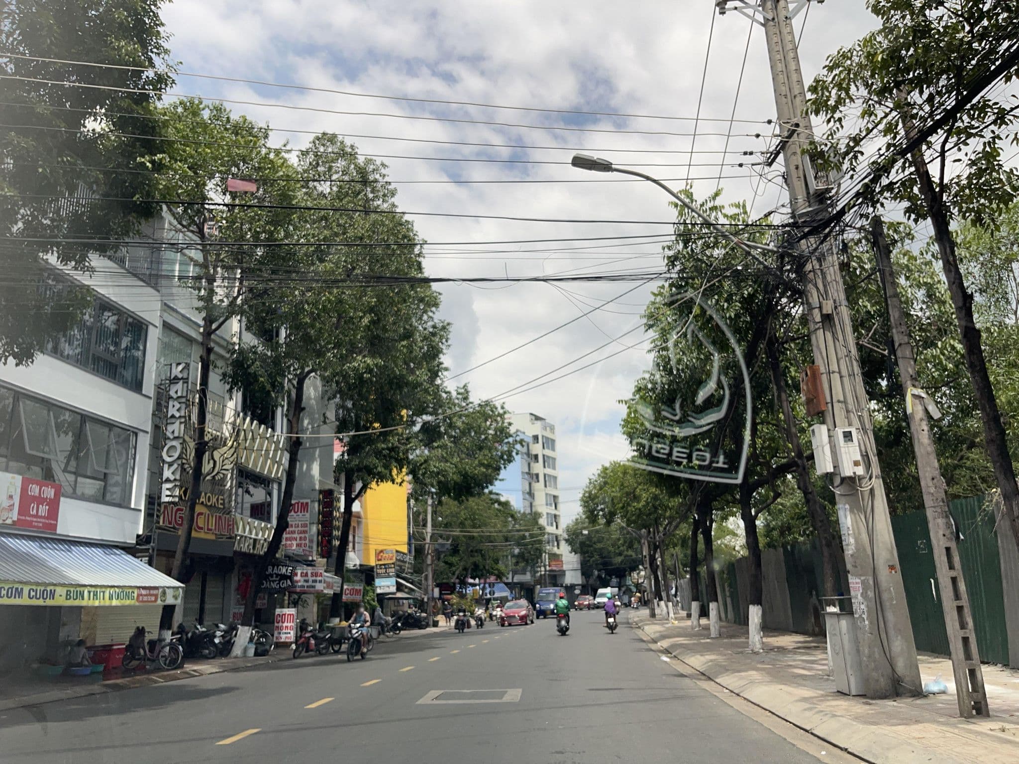 Street view near Say Hotel, Nha Trang — © DriveWithHoang (CC BY-SA · Mapillary)