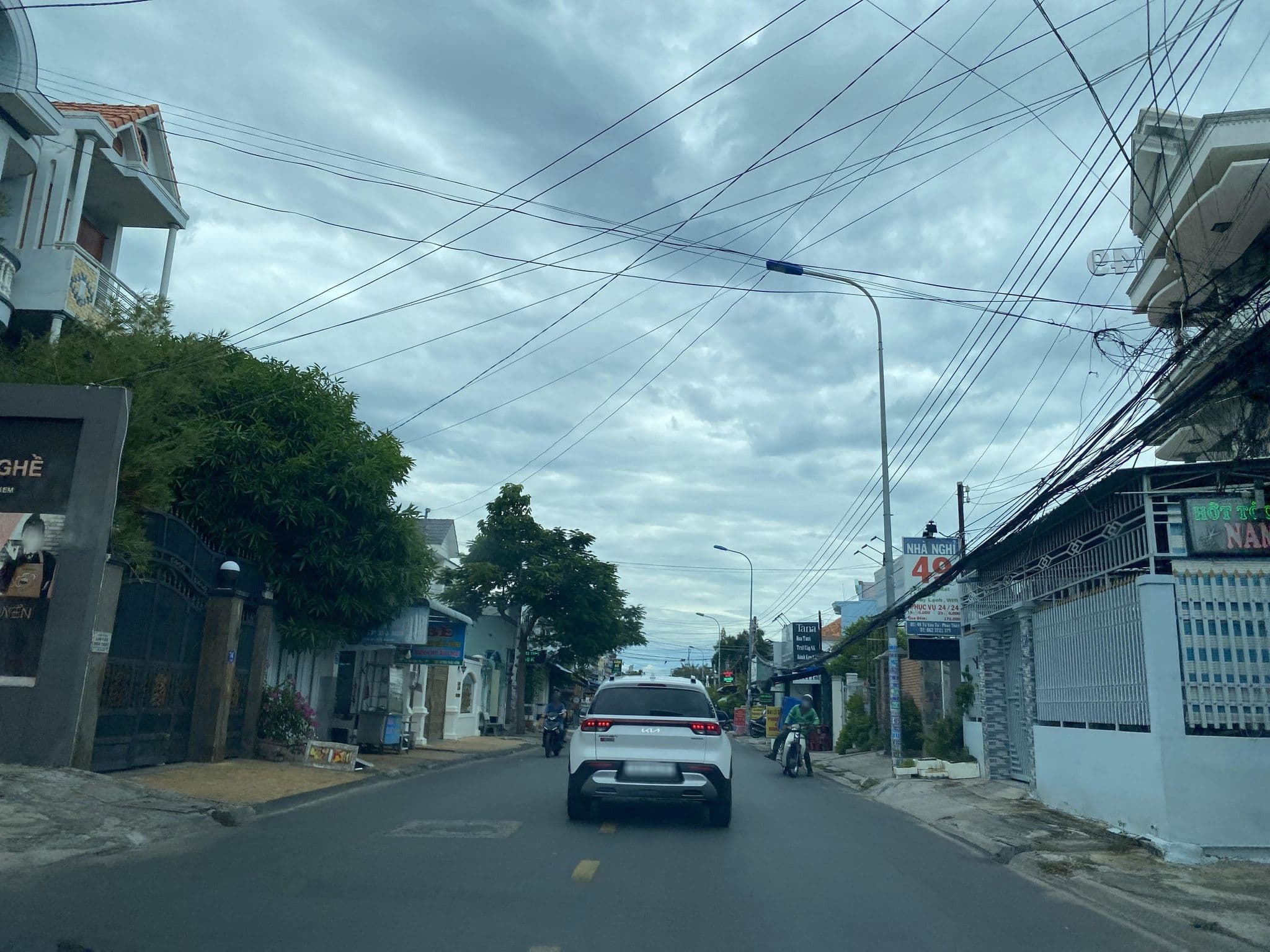 Street view near Tống Boutique Hotel, Phan Thiết — © DriveWithHoang (CC BY-SA · Mapillary)
