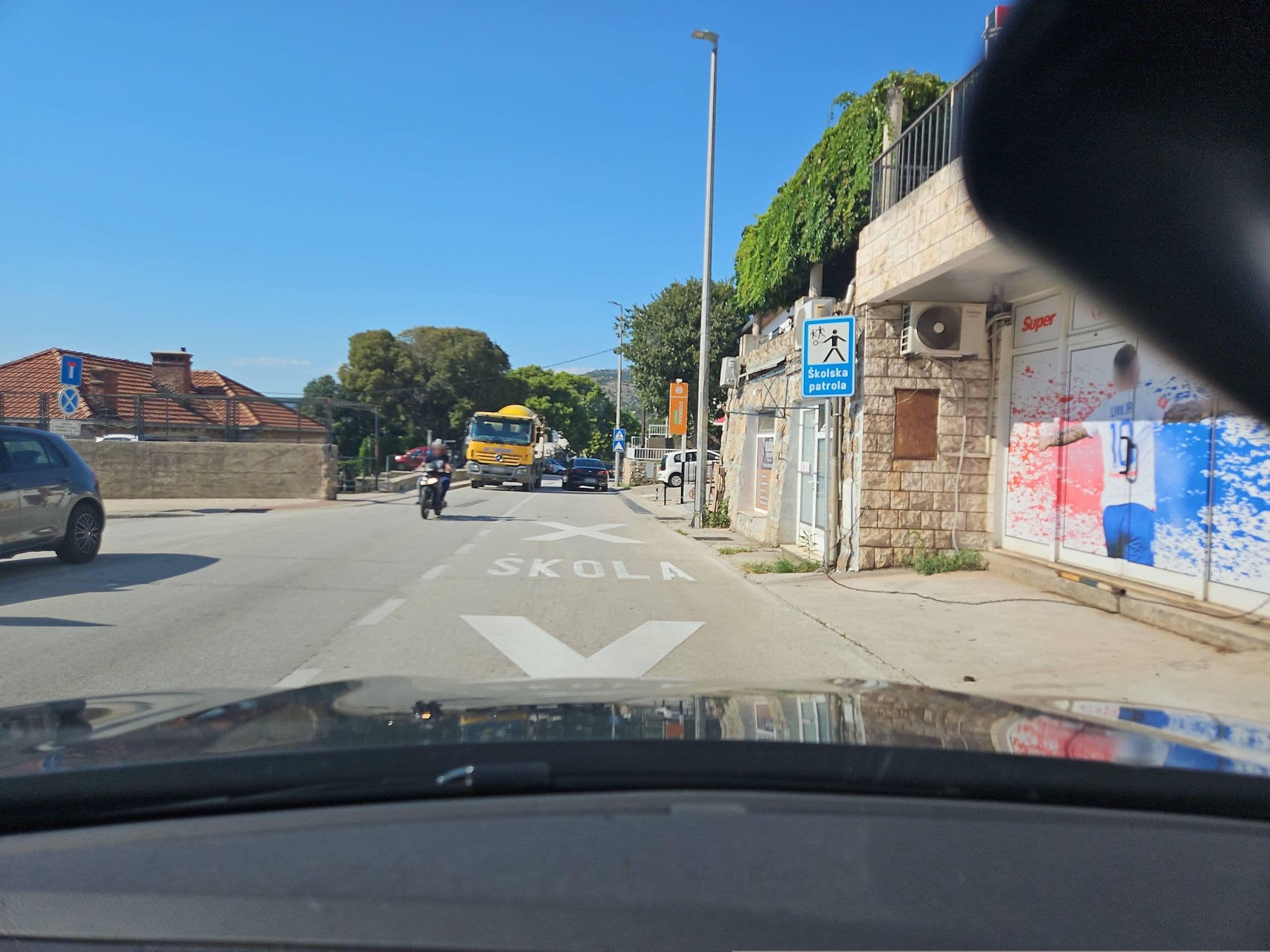 Street view near Hostel Free Bird, Dubrovnik — © toho (CC BY-SA · Mapillary)
