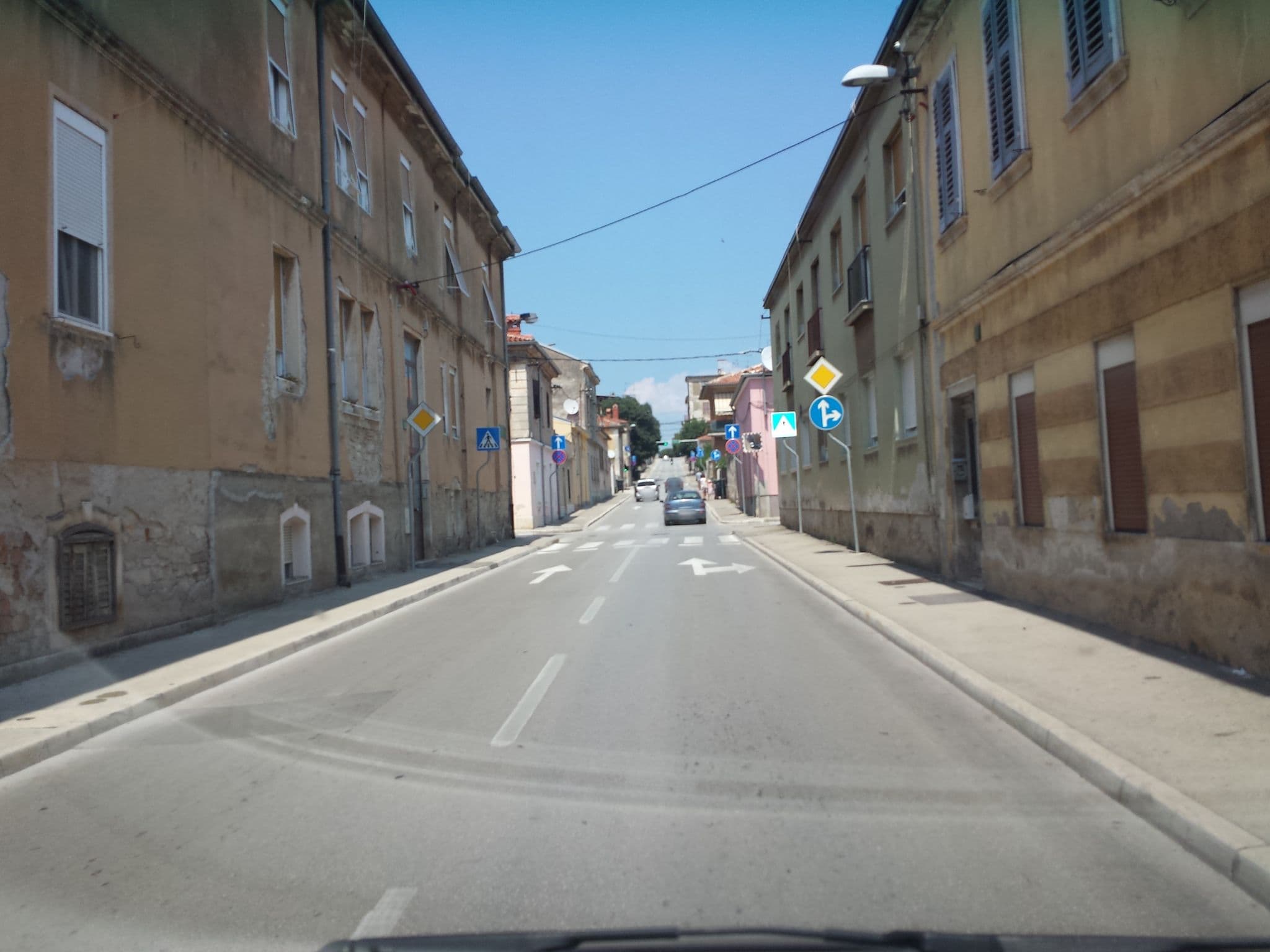 Street view near Old city inn, Pula — © brocaloid15 (CC BY-SA · Mapillary)