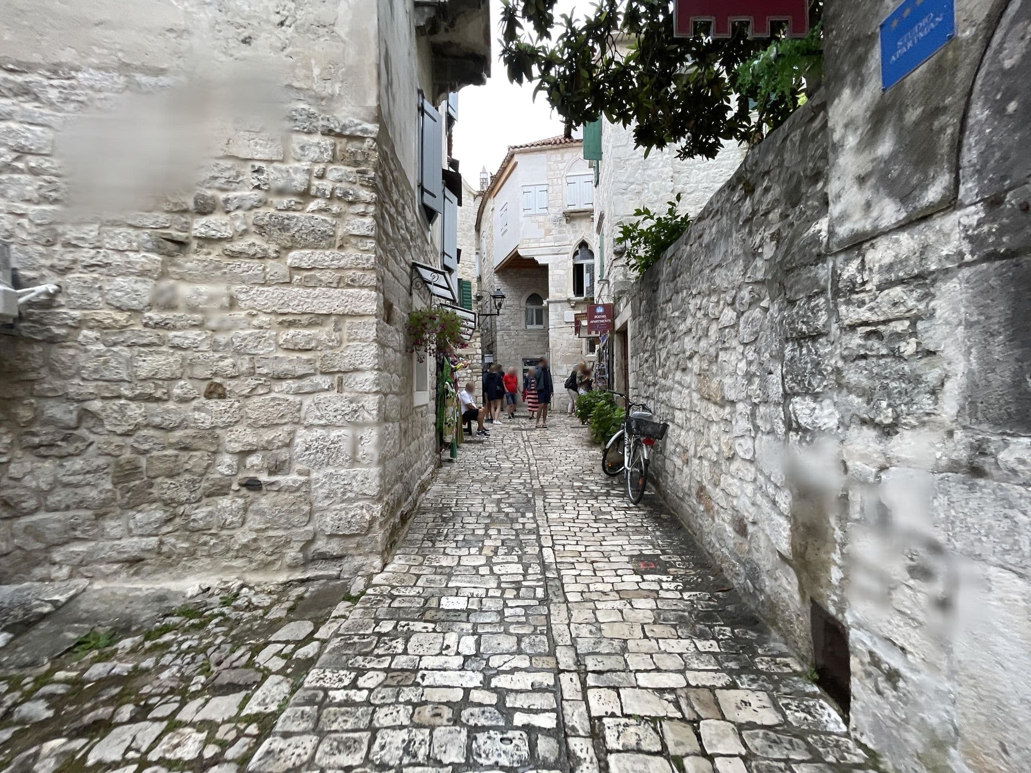 Street view near Villa Teuta, Trogir — © filipb (CC BY-SA · Mapillary)